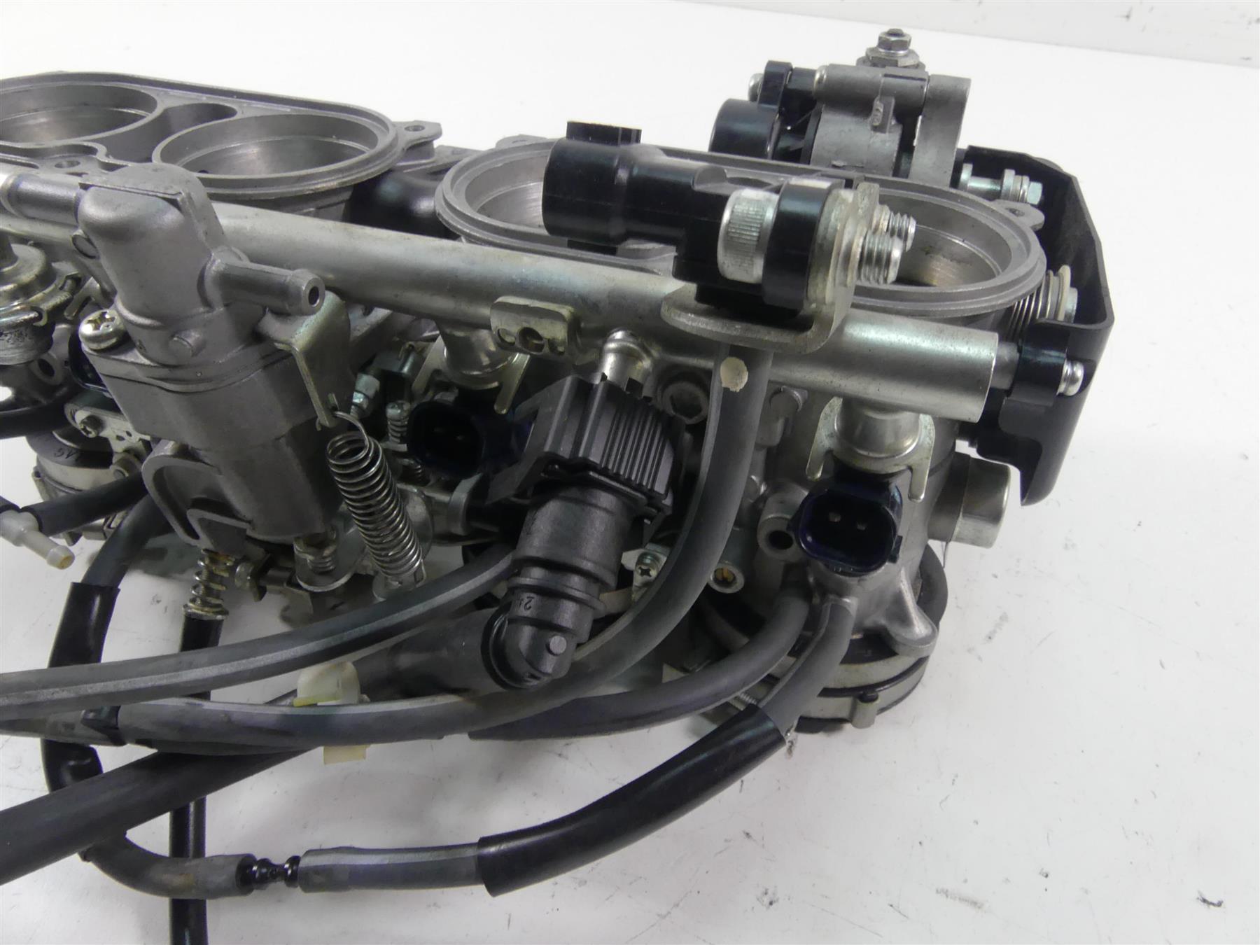 2008 Yamaha FZ1 Fazer Mikuni Throttle Body Bodies & Wiring 2D1-13750-20-00 {{ shop.shopifyCountryName }} - Mototech271