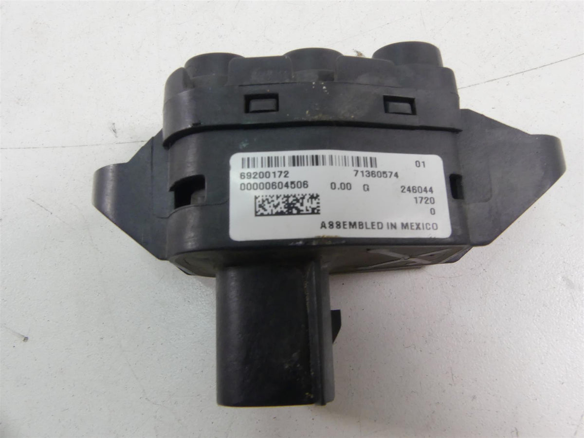 2017 Harley Touring FLHTKL Electra Glide Auxiliary Fog Light Switch 69200172 {{ shop.shopifyCountryName }} - Mototech271