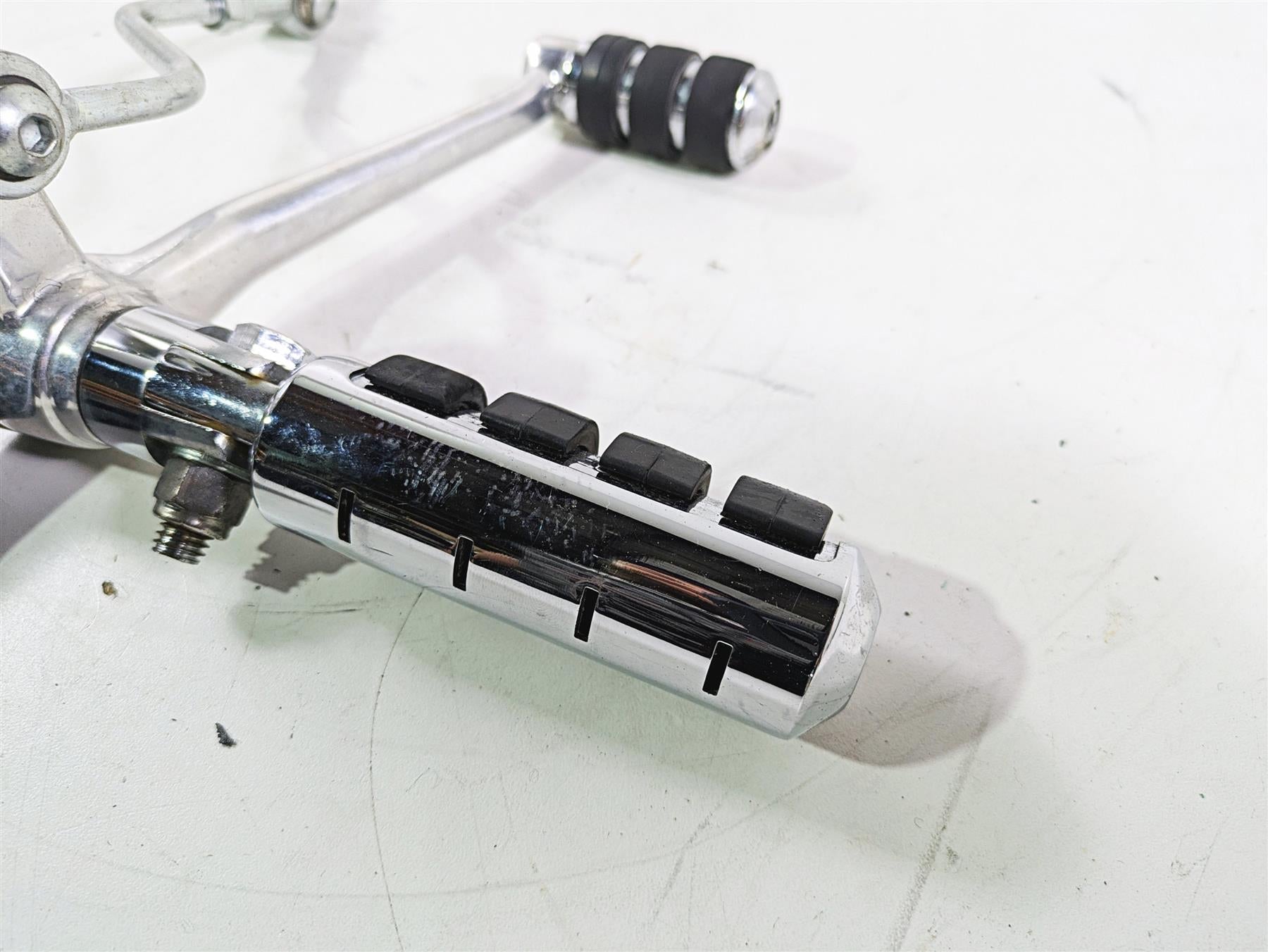 2006 Harley VRSCR Street V-Rod Left Front Footpeg & Shifter Parts 51090-06 {{ shop.shopifyCountryName }} - Mototech271