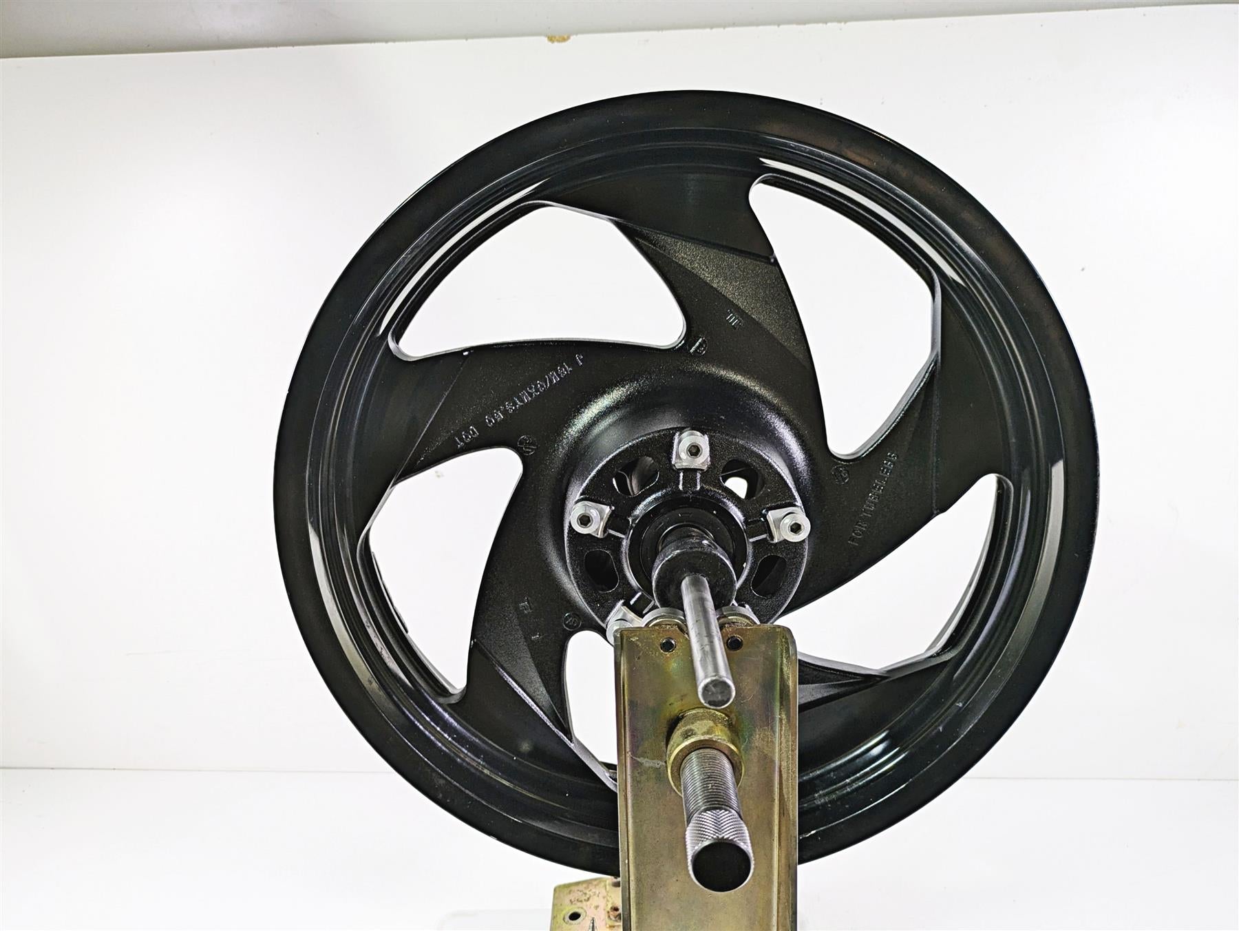 2016 Suzuki M109R VZR1800 Boulevard Straight 18x3.5 Front Wheel 54111-48G10-019 {{ shop.shopifyCountryName }} - Mototech271