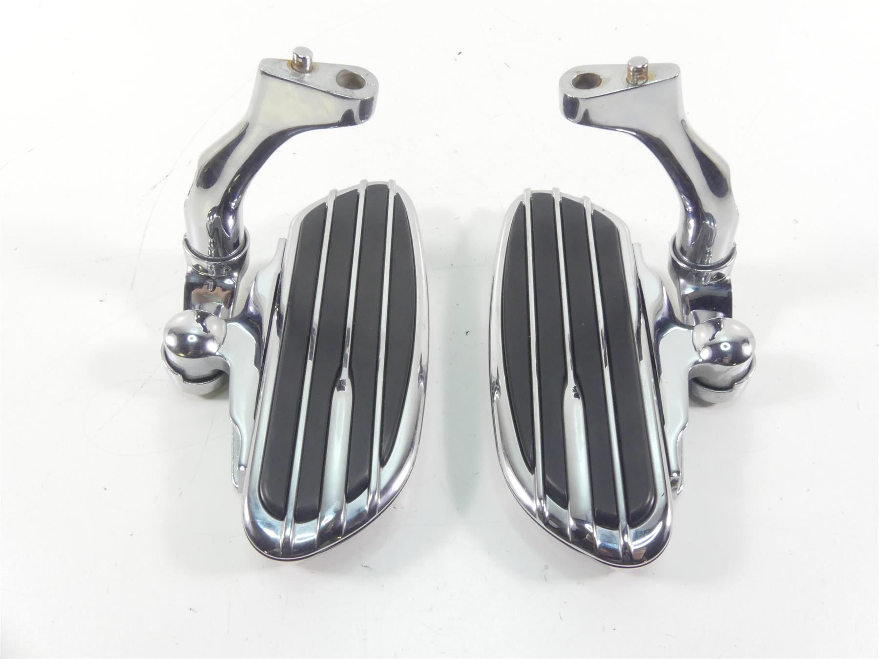 2009 Harley FLHTCU SE4 CVO E-Glide Rear Chrome Passenger Floorboard Set 50700-04