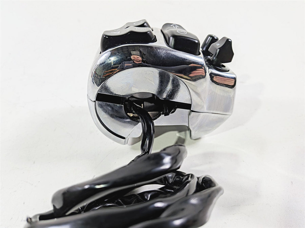 2015 Harley Touring FLTRUSE CVO Road Glide Right Hand Control Switch 71500083C-Mototech271
