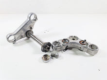 Load image into Gallery viewer, 1998 Harley Dyna FXDL Low Rider Upper &amp; Lower Triple Tree - Read 45598-90B
