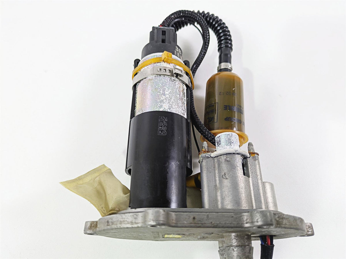 2010 Ducati Streetfighter 1098 S Fuel Gas Petrol Pump 16023661A 16023991A {{ shop.shopifyCountryName }} - Mototech271