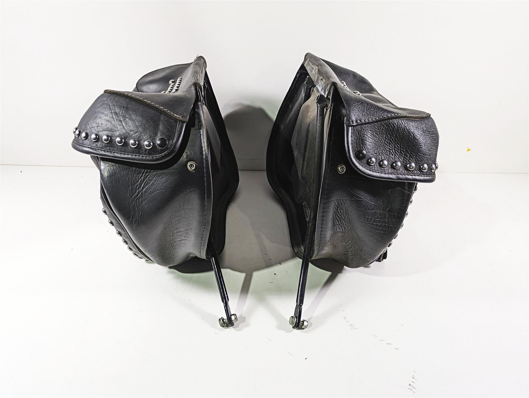 2003 Harley FLSTC Softail Heritage 100th Saddlebag & Mount Set 90476-00 90477-00 {{ shop.shopifyCountryName }} - Mototech271