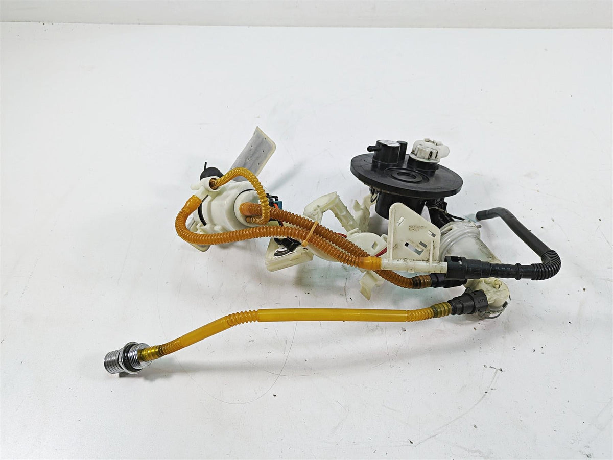 2018 Harley Touring FLHXSE CVO Street Glide Fuel Gas Petrol Pump -Works 75076-08 {{ shop.shopifyCountryName }} - Mototech271