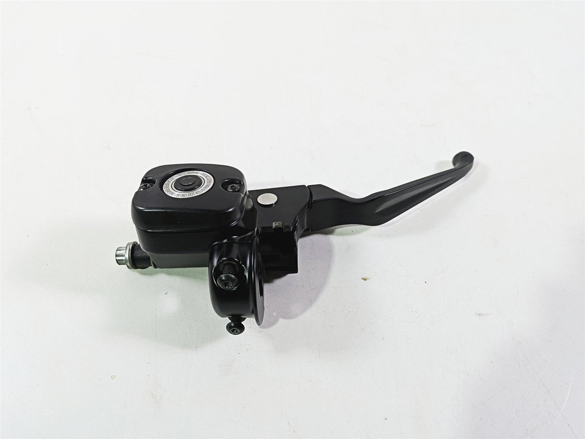 2017 Harley Dyna FXDB Street Bob Front Brake Master Cylinder 9/16" 45029-11D {{ shop.shopifyCountryName }} - Mototech271