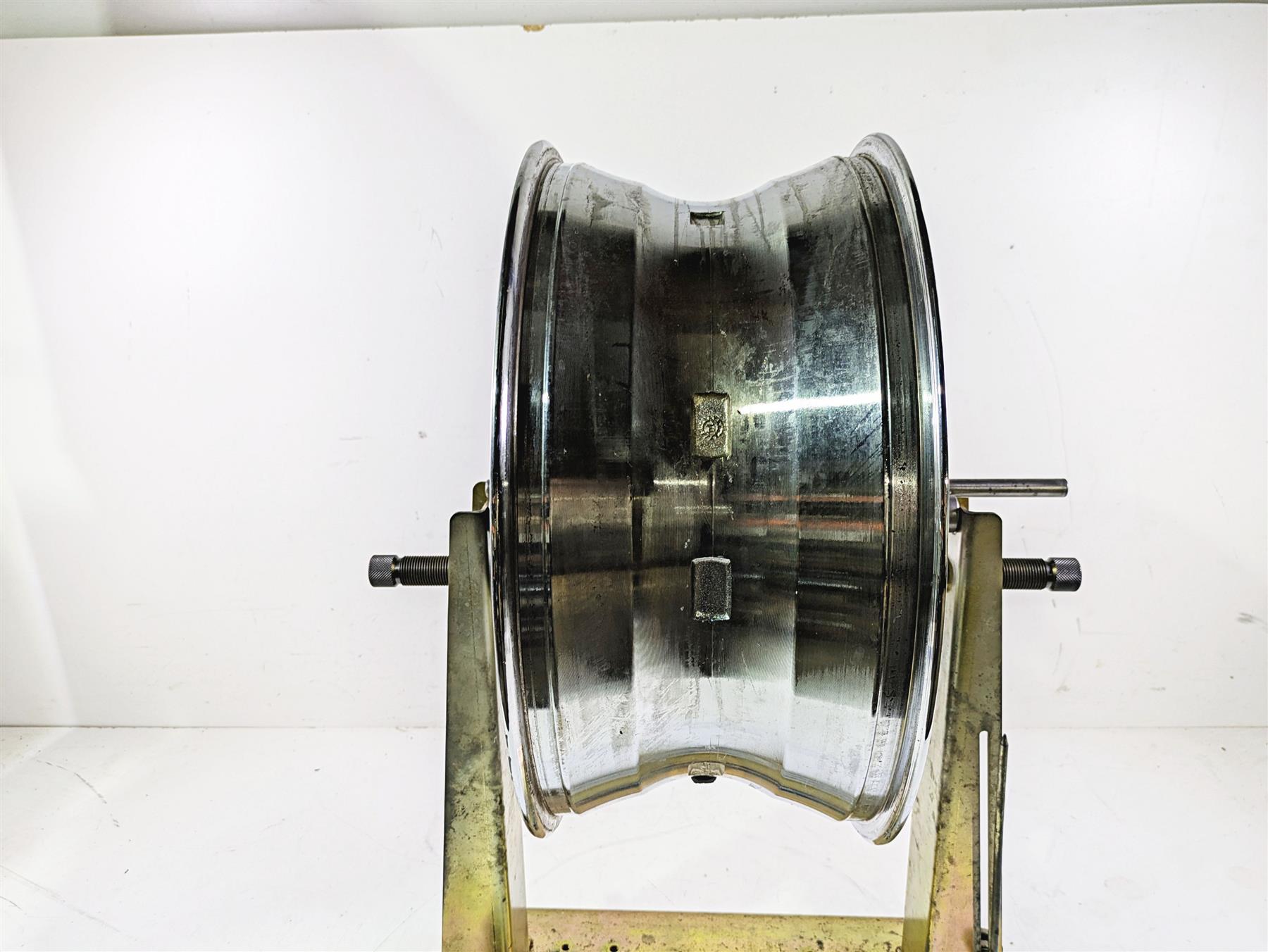 2013 Harley VRSCF Muscle Rod 18x8 Straight Chrome Rear Wheel Rim 40900079 {{ shop.shopifyCountryName }} - Mototech271