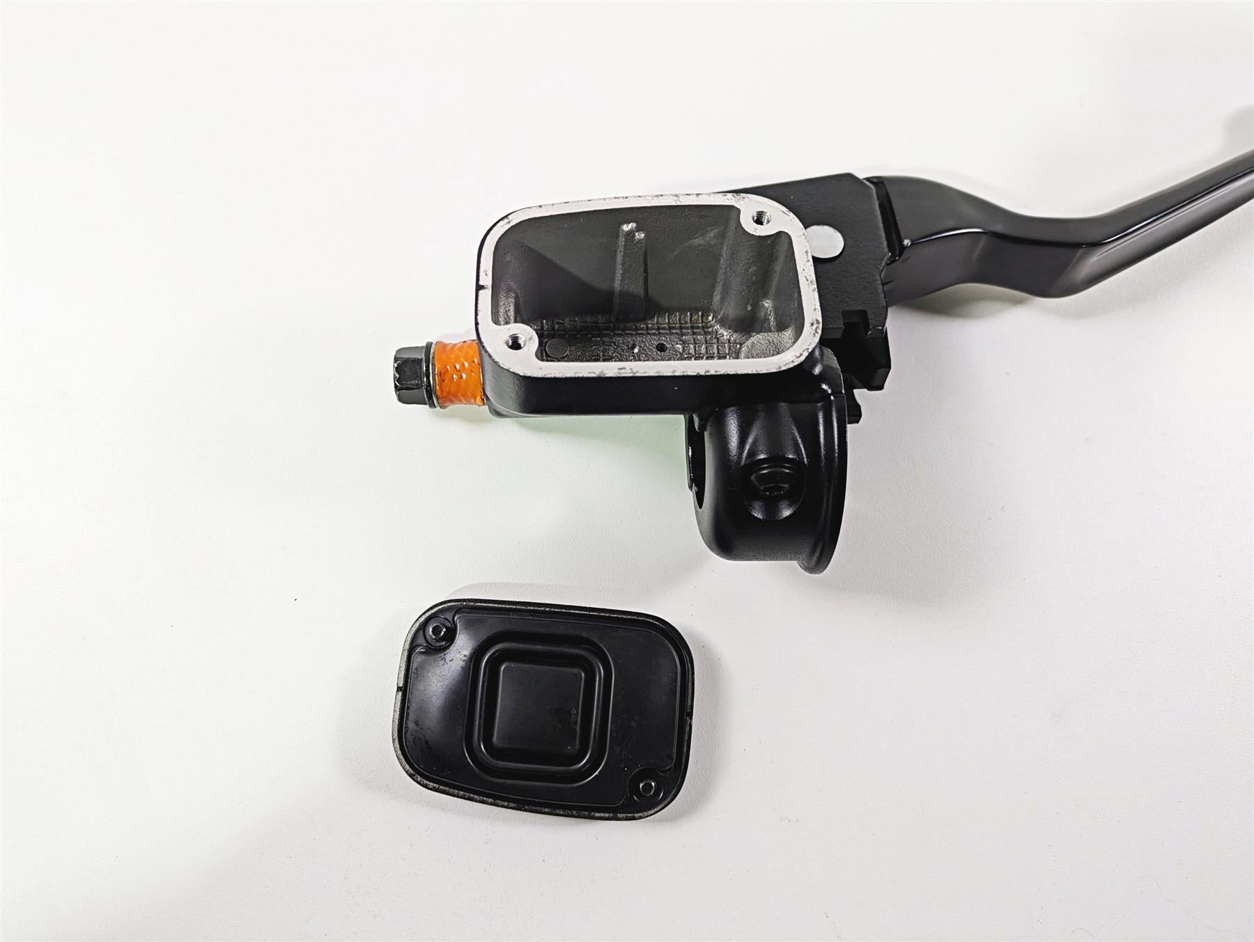 2019 Harley Softail FXDR 114 Front Brake Master Cylinder 5/8 15.8mm 41700594 {{ shop.shopifyCountryName }} - Mototech271