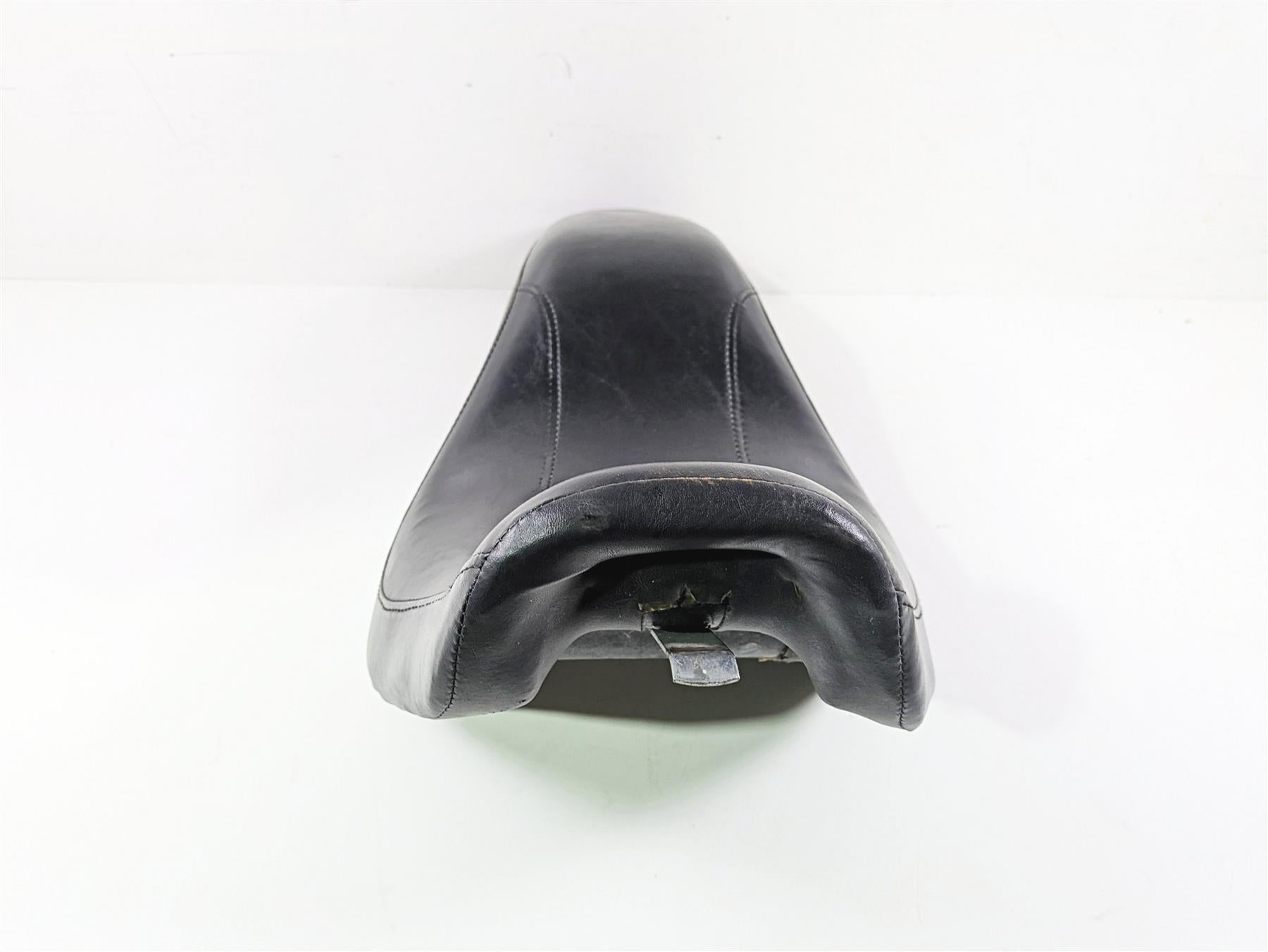 2004 Harley Softail FXSTDI Deuce Saddle Seat - Needs Cover 92028-07 {{ shop.shopifyCountryName }} - Mototech271
