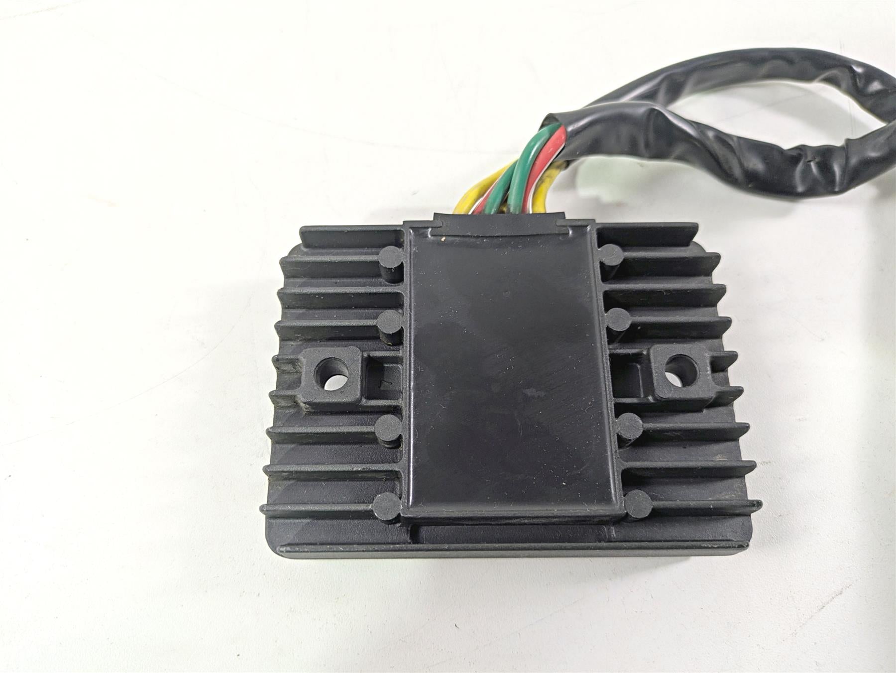 2017 Aprilia RSV 1100 Tuono V4 Factory Rectifier Voltage Regulator B043488 {{ shop.shopifyCountryName }} - Mototech271