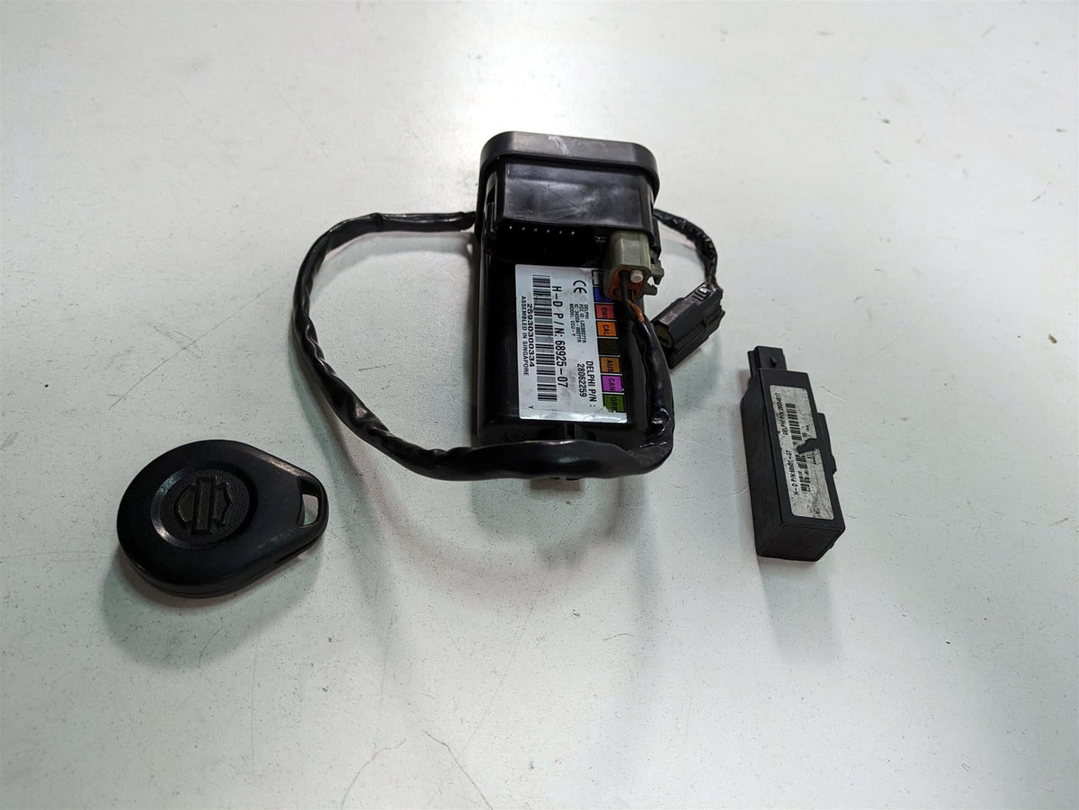 2011 Harley Touring FLTRU Road Glide Tssm Security Module Fob Set 68925-07 {{ shop.shopifyCountryName }} - Mototech271