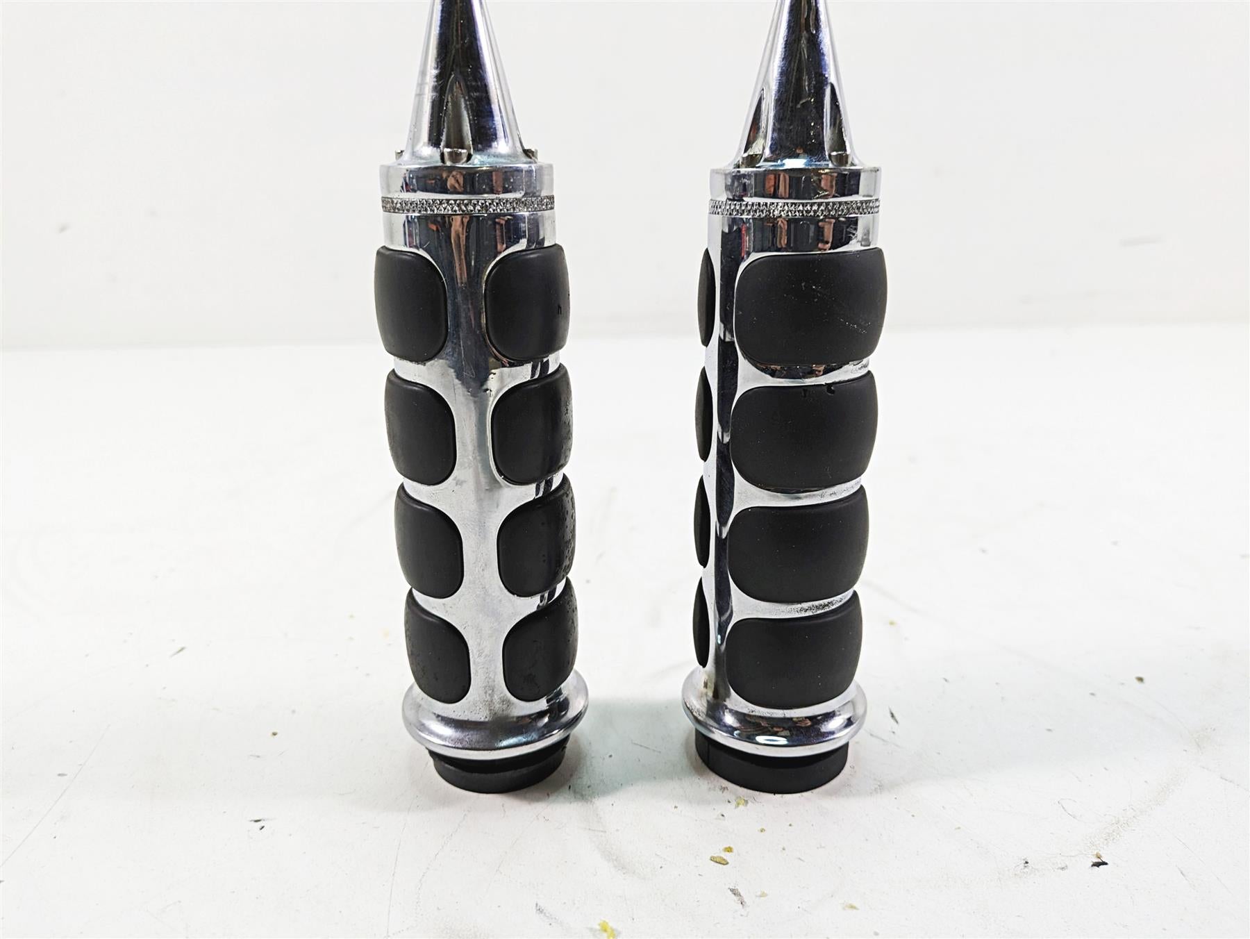 2011 Harley Touring FLTRU Road Glide Aftermarket Spike Hand Grip Set {{ shop.shopifyCountryName }} - Mototech271