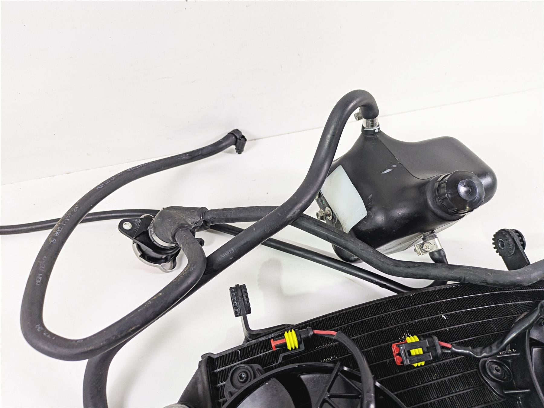 2010 Ducati Streetfighter 1098 S Upper Lower Coolant Radiator Set 54840841A {{ shop.shopifyCountryName }} - Mototech271