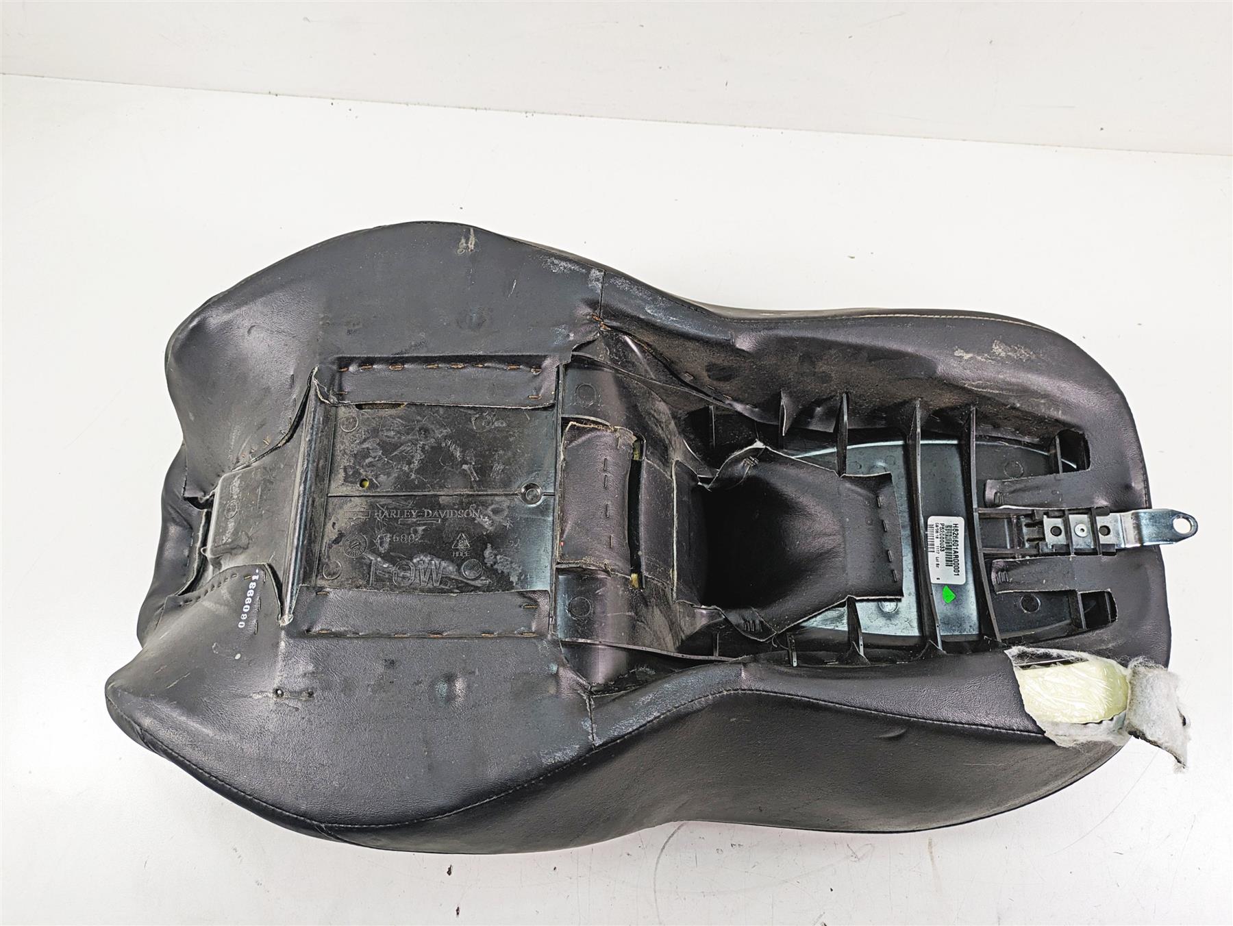 2014 Harley Touring FLHTK Electra Glide Duo Rider Seat Saddle Low -Read 52000033 {{ shop.shopifyCountryName }} - Mototech271