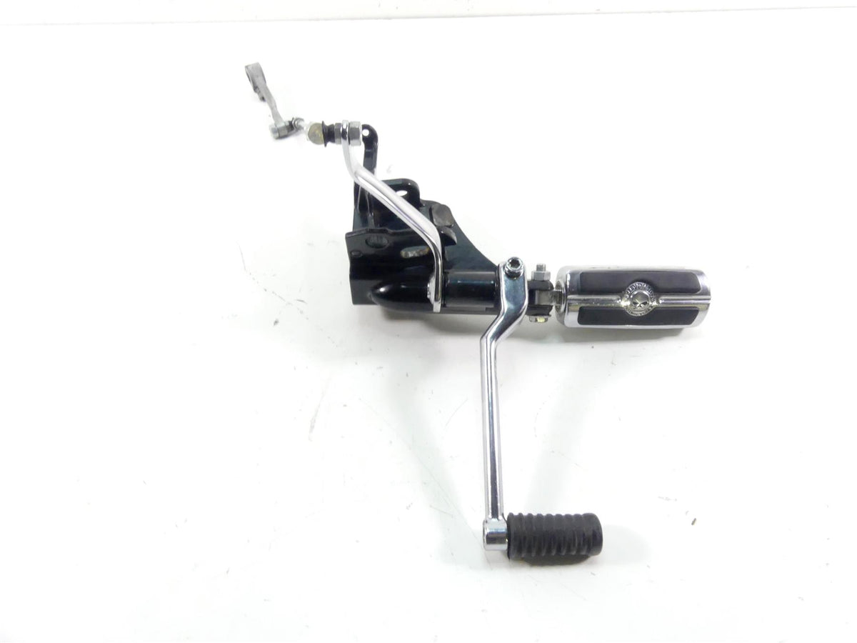 2017 Harley Softail FXSB Breakout Front Left Footpeg & Shifter 33683-07 34564-90 {{ shop.shopifyCountryName }} - Mototech271