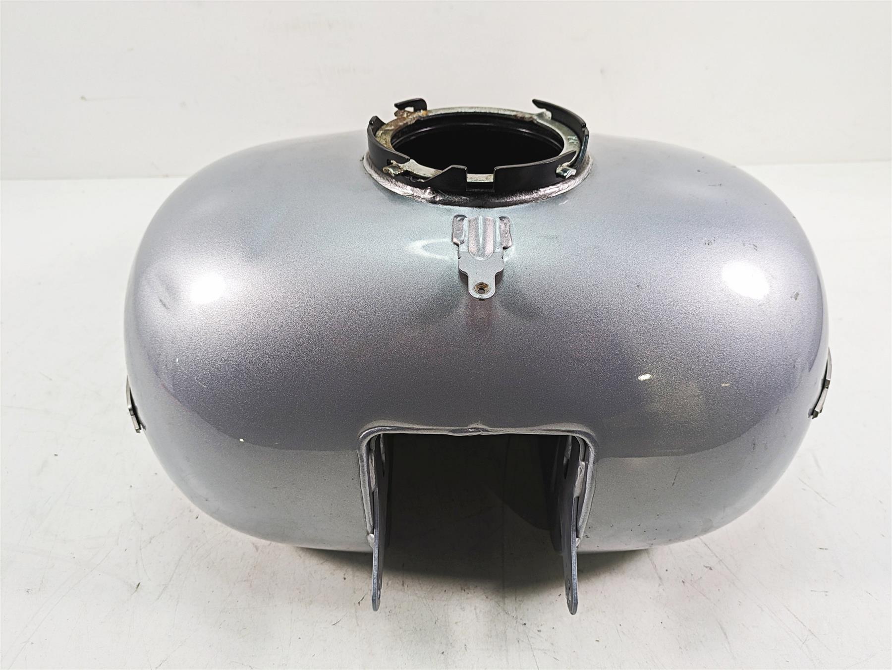 2020 Harley Touring FLHX Street Glide Fuel Gas Petrol Tank - Dented 61356-08 {{ shop.shopifyCountryName }} - Mototech271