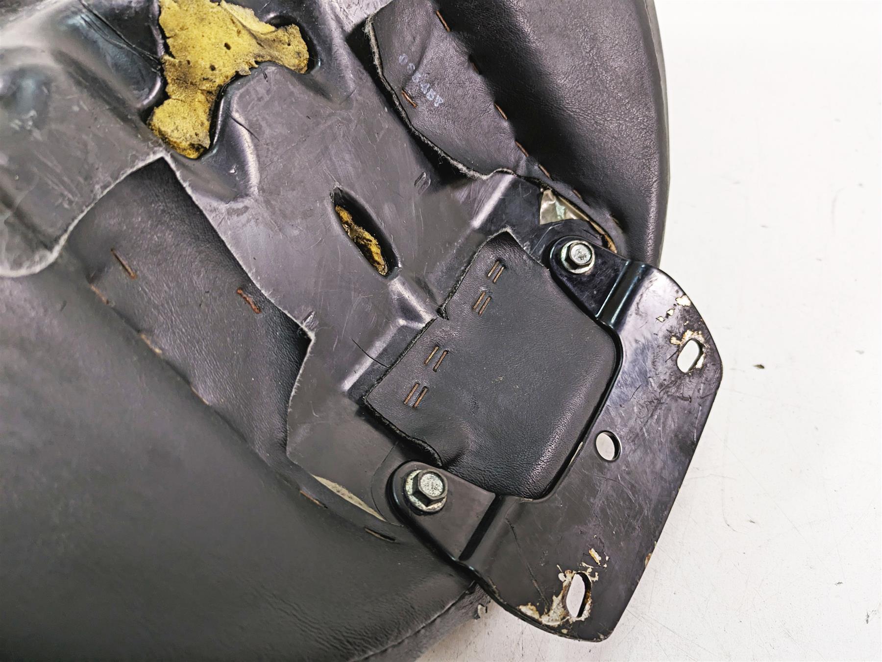 2006 Harley FLSTI Softail Heritage Oem Rider Driver Seat Saddle 51203-06 {{ shop.shopifyCountryName }} - Mototech271