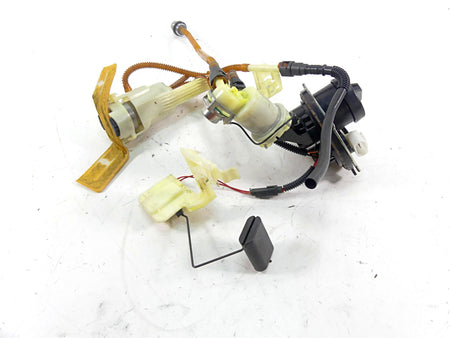 2011 Harley Touring FLTRX Road Glide Fuel Gas Petrol Pump - Read 62908-08 {{ shop.shopifyCountryName }} - Mototech271