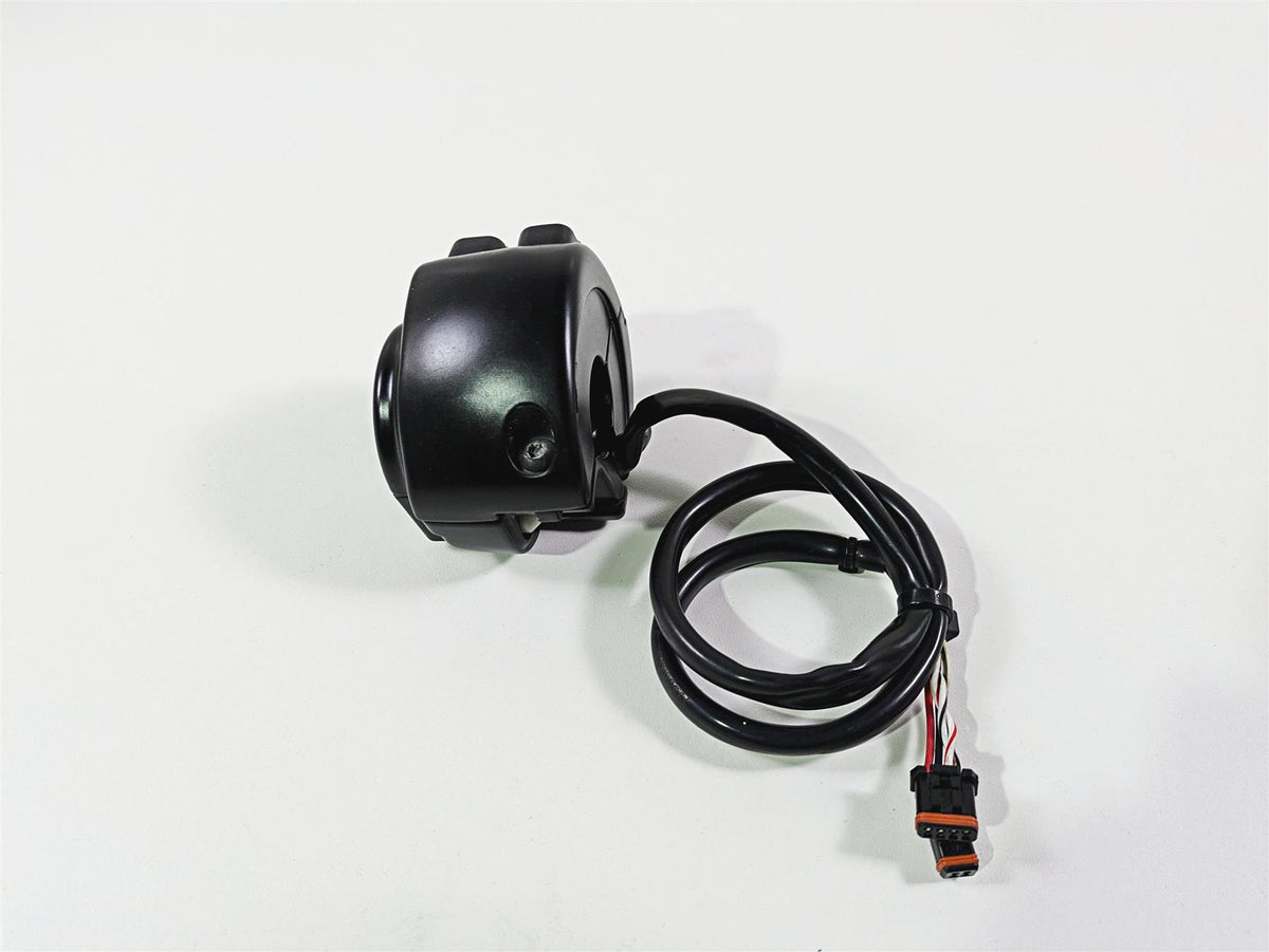 2019 Harley Softail FXDR 114 Right Hand Start Kill Control Switch 71500462 {{ shop.shopifyCountryName }} - Mototech271