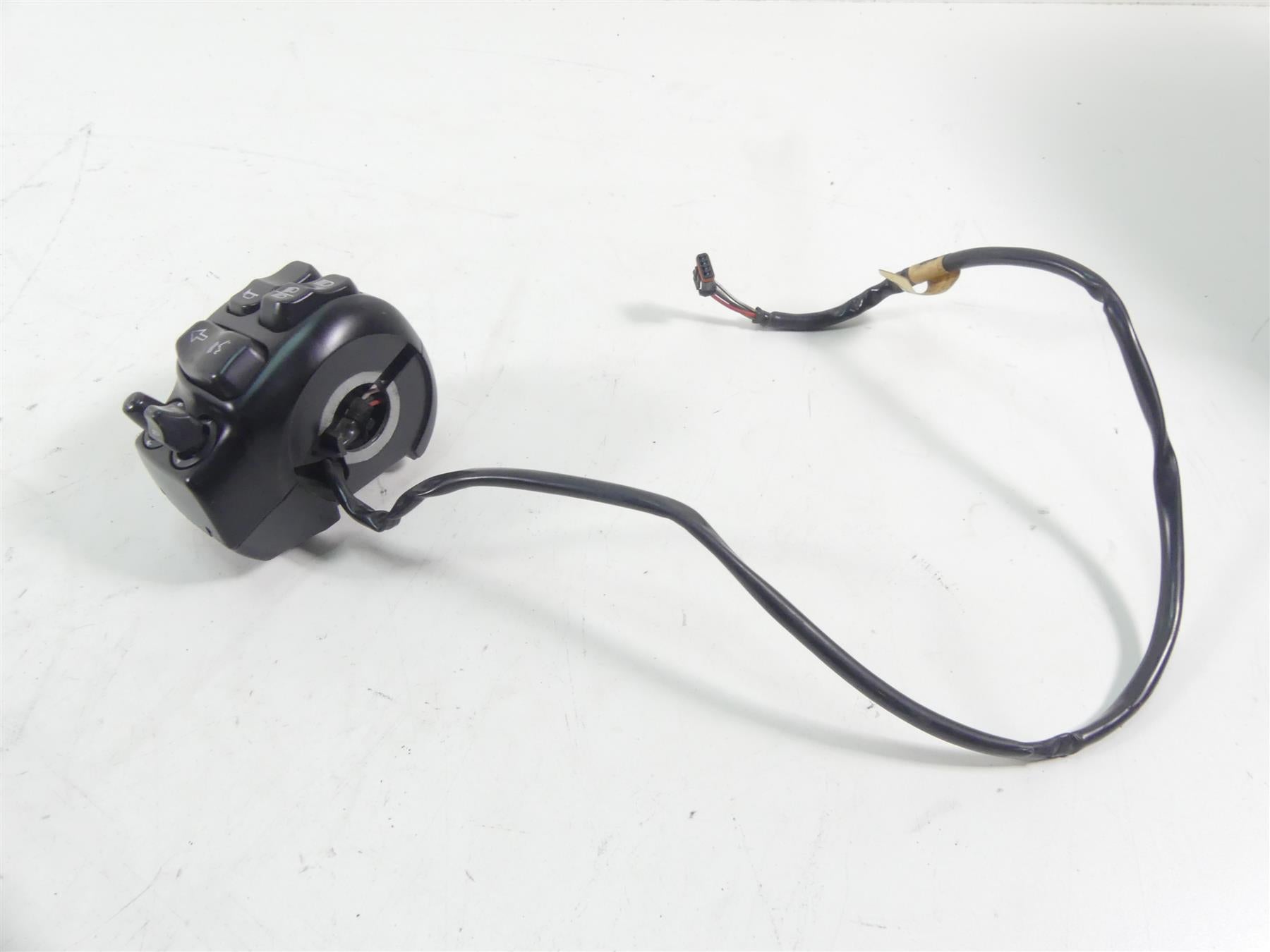 2014 Harley Touring FLHXS Street Glide Sp Left Cruise Control Switch 71500128B {{ shop.shopifyCountryName }} - Mototech271