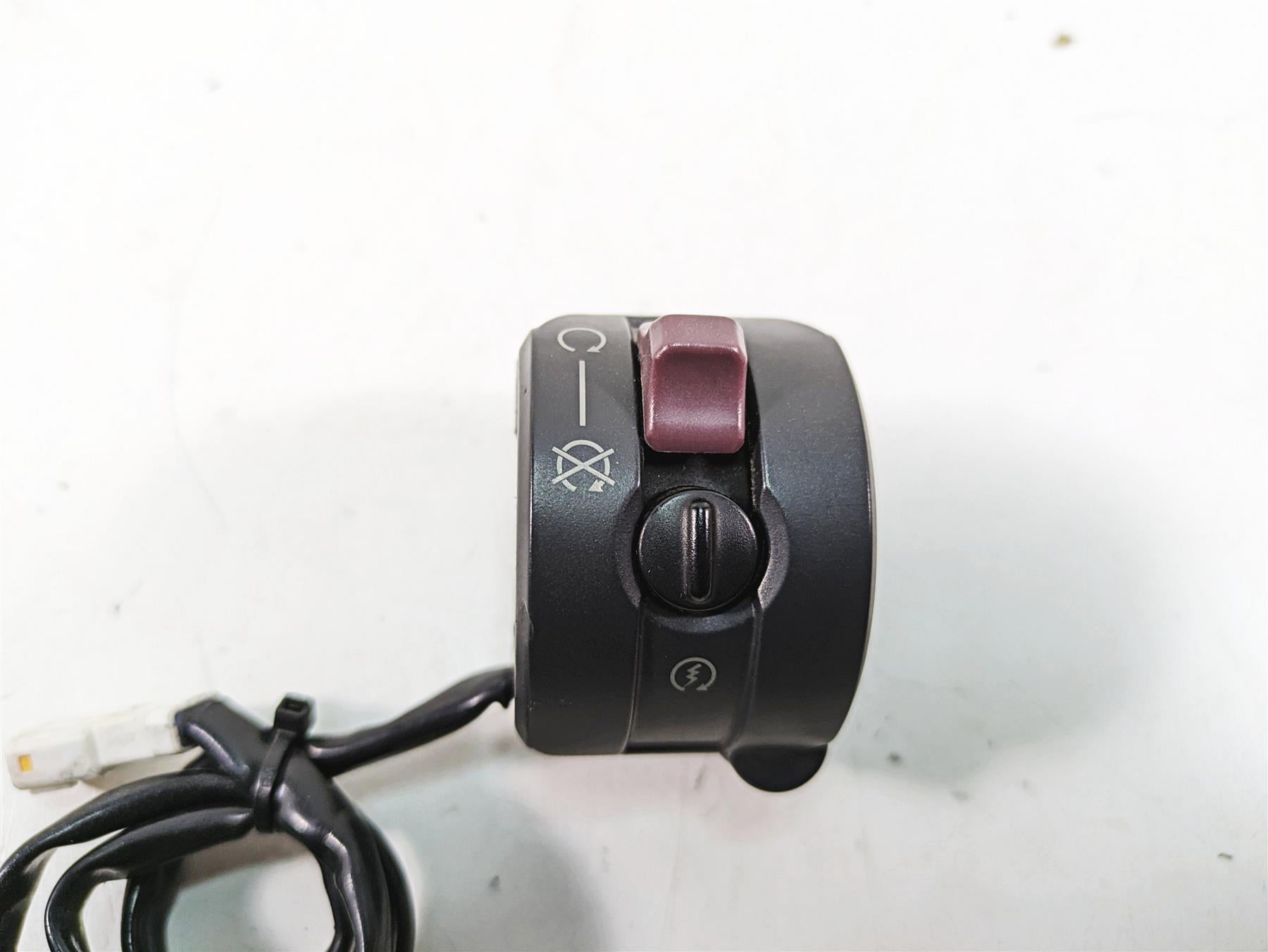 2016 Ducati Panigale 1299 S Right Hand Start Kill Control Switch 65010093I {{ shop.shopifyCountryName }} - Mototech271