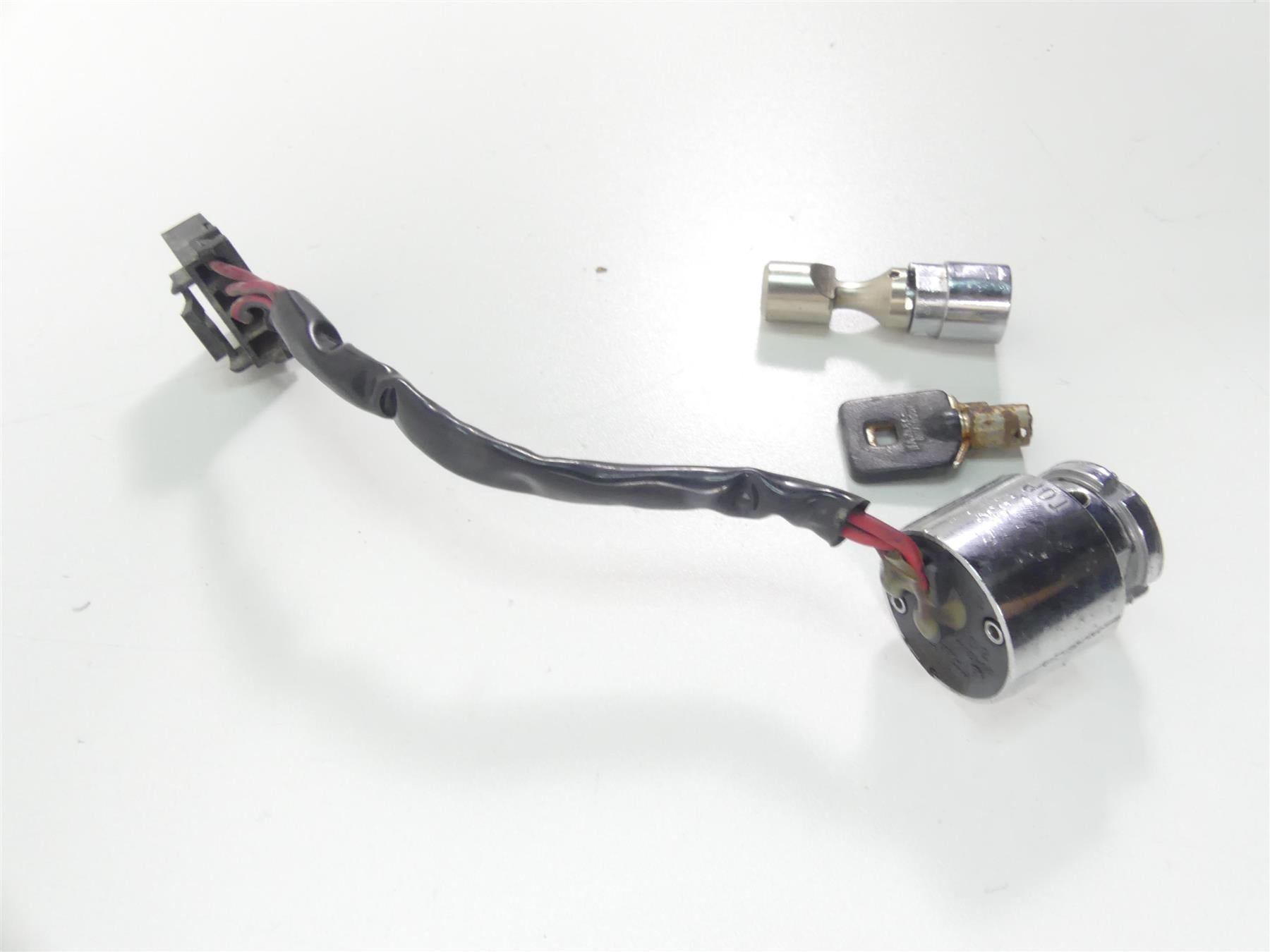 1999 Harley Dyna FXDS Convertible Ignition Switch Steering Lock