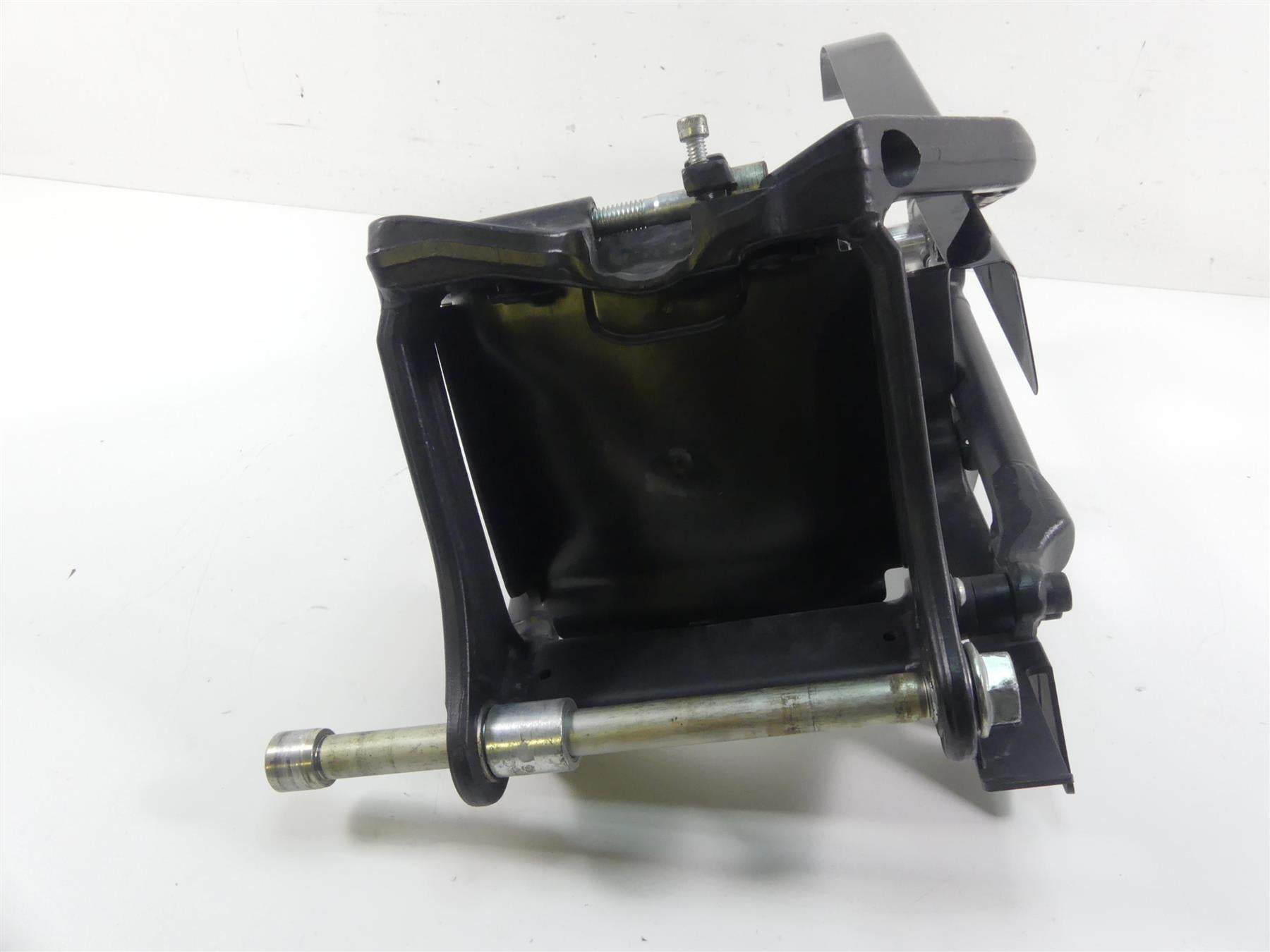 2018 Harley Softail FXFB Fat Bob Rear Swing Arm Swingarm + 25mm Axle 47400099BYM {{ shop.shopifyCountryName }} - Mototech271
