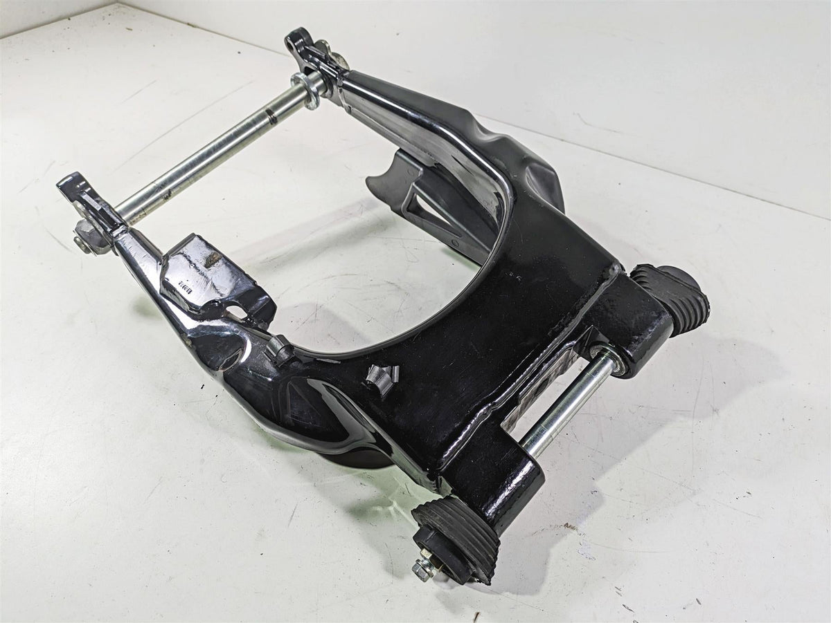2020 Harley Touring FLHT Electra Glide Swingarm Swing Arm + Axle 47549-09A {{ shop.shopifyCountryName }} - Mototech271