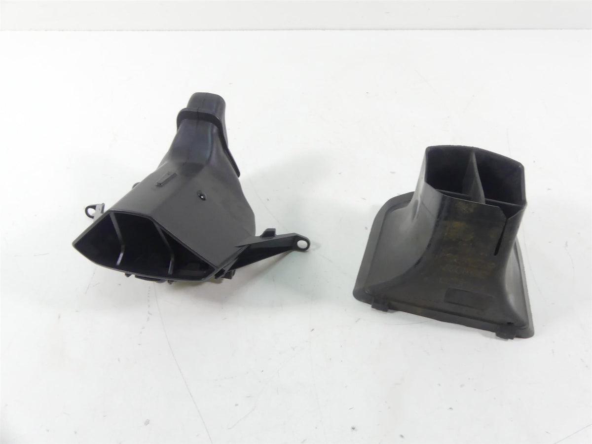 2019 Triumph Street Triple 765R Front Center Air Duc Ram Scoop Cover T2305633 {{ shop.shopifyCountryName }} - Mototech271