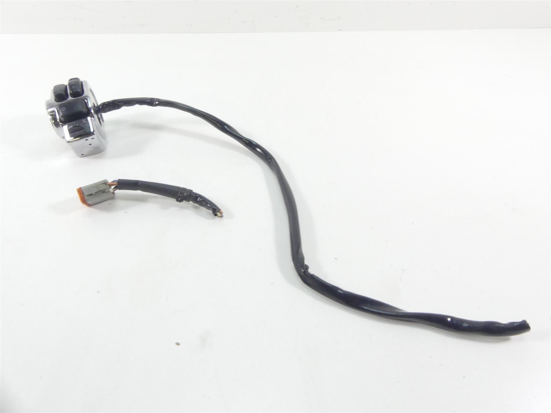 2004 Harley FLHTC SE CVO Electra Glide Left Hand Audio Control Switch 71682-06A {{ shop.shopifyCountryName }} - Mototech271