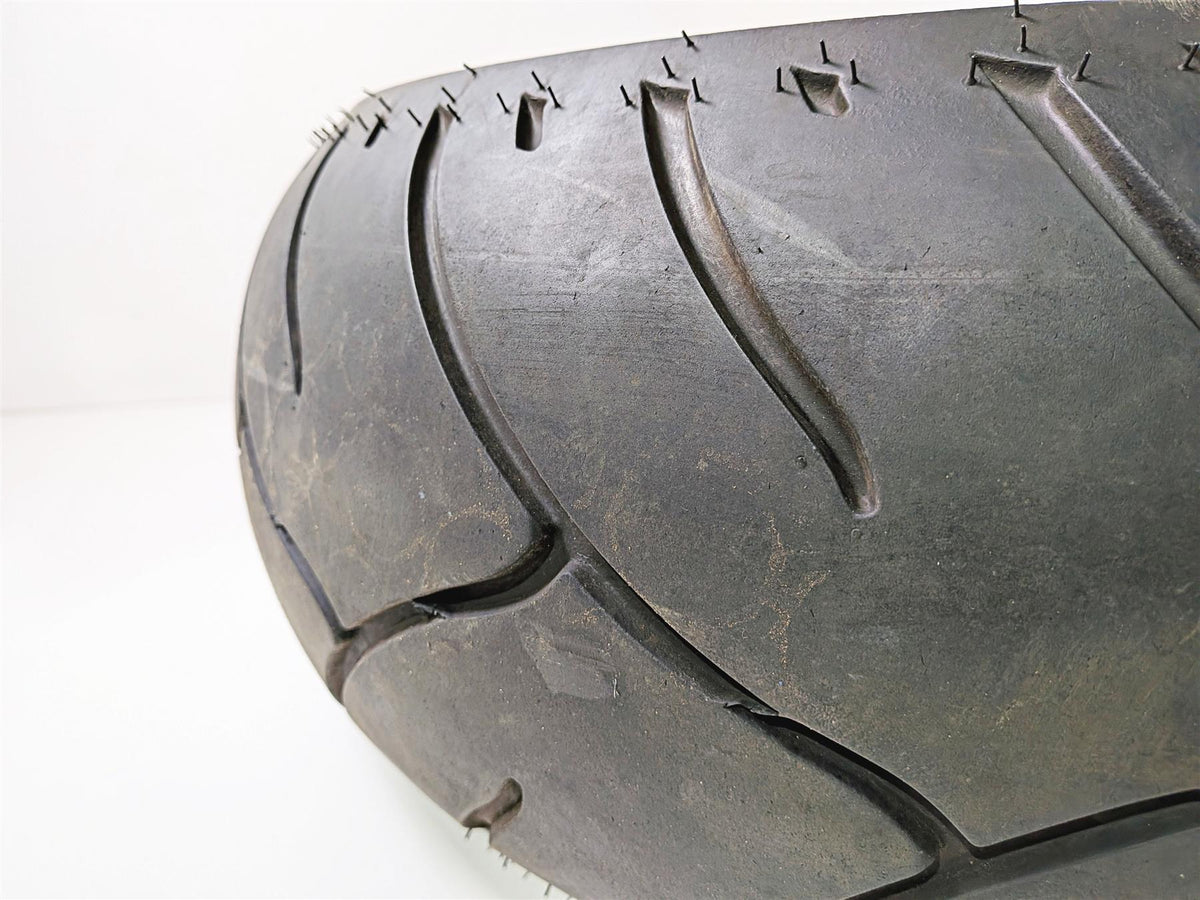 Used Rear Motorcycle Tire Dunlop Elite 3 240/40R18 669534 {{ shop.shopifyCountryName }} - Mototech271