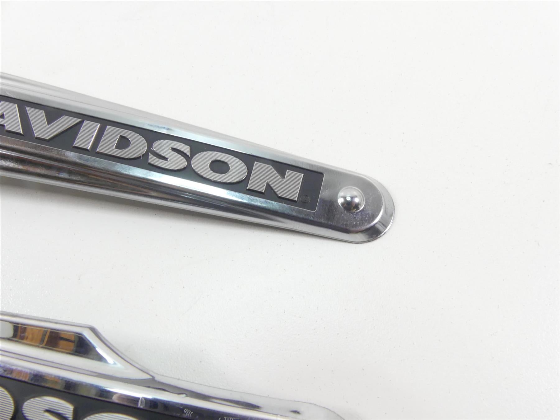 2009 Harley Dyna FXDF SE CVO Fat Bob Tank Emblem Badge Set 62341-09 62342-09 {{ shop.shopifyCountryName }} - Mototech271