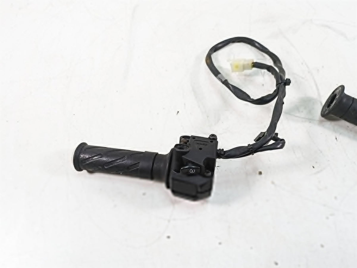 2013 Moto Guzzi V7 750 Stone Right Hand Start Control Switch B063135 {{ shop.shopifyCountryName }} - Mototech271