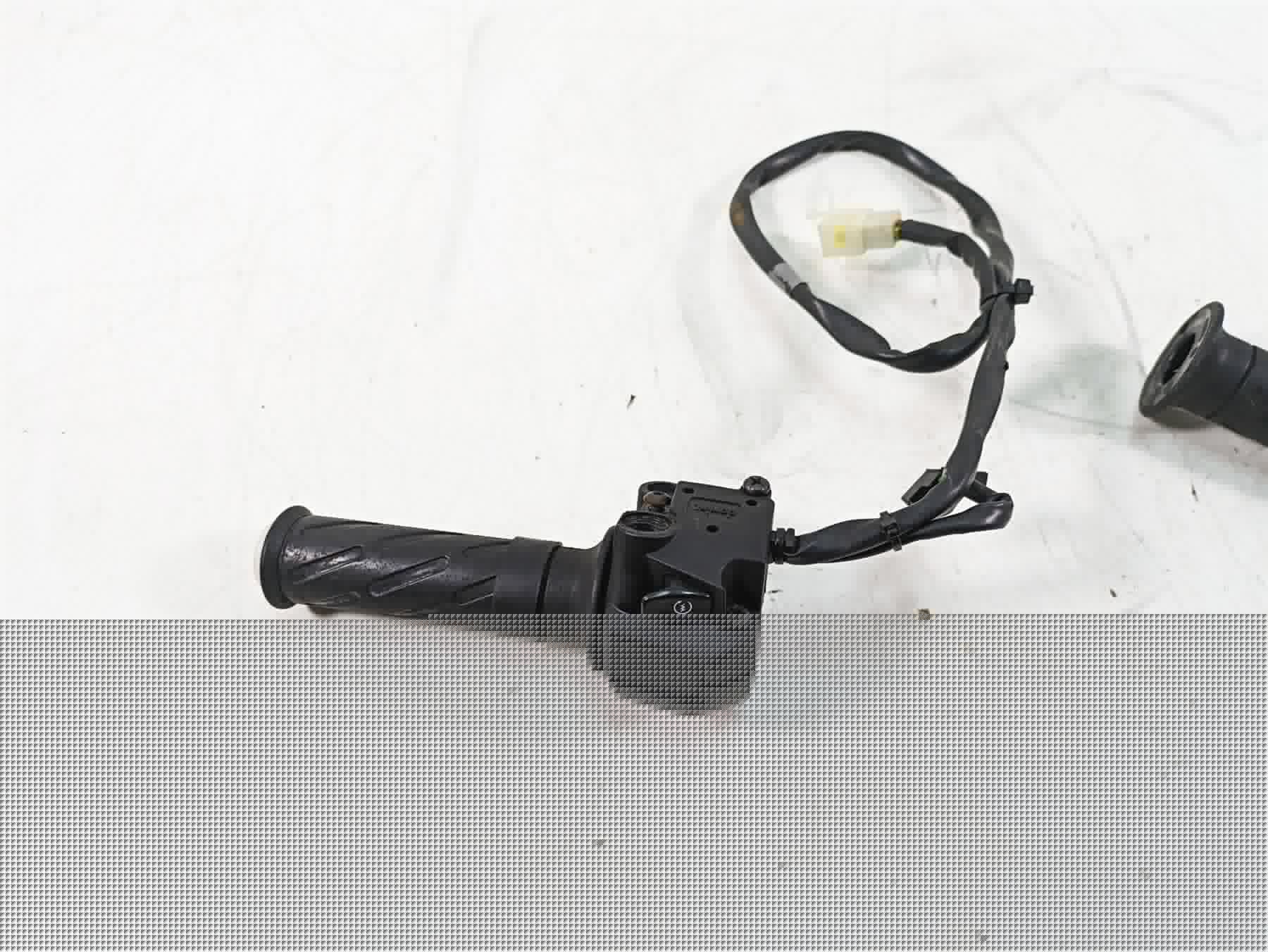 2013 Moto Guzzi V7 750 Stone Right Hand Start Control Switch B063135 {{ shop.shopifyCountryName }} - Mototech271
