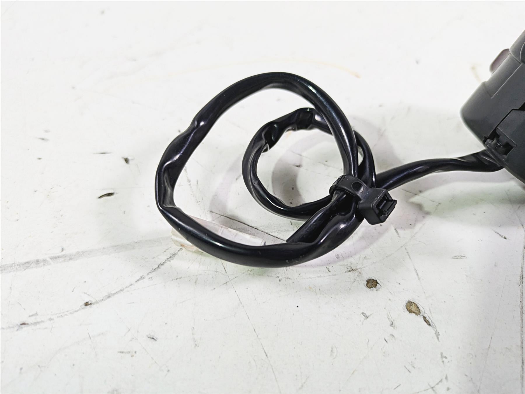 2015 Ducati Panigale 1299 S Right Hand Start Kill Control Switch 65010094I {{ shop.shopifyCountryName }} - Mototech271