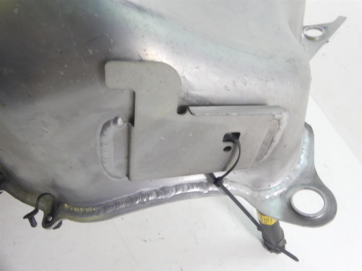 2011 Victory Vision Tour Left Fuel Gas Petrol Tank Reservoir 1017247 2204686 {{ shop.shopifyCountryName }} - Mototech271