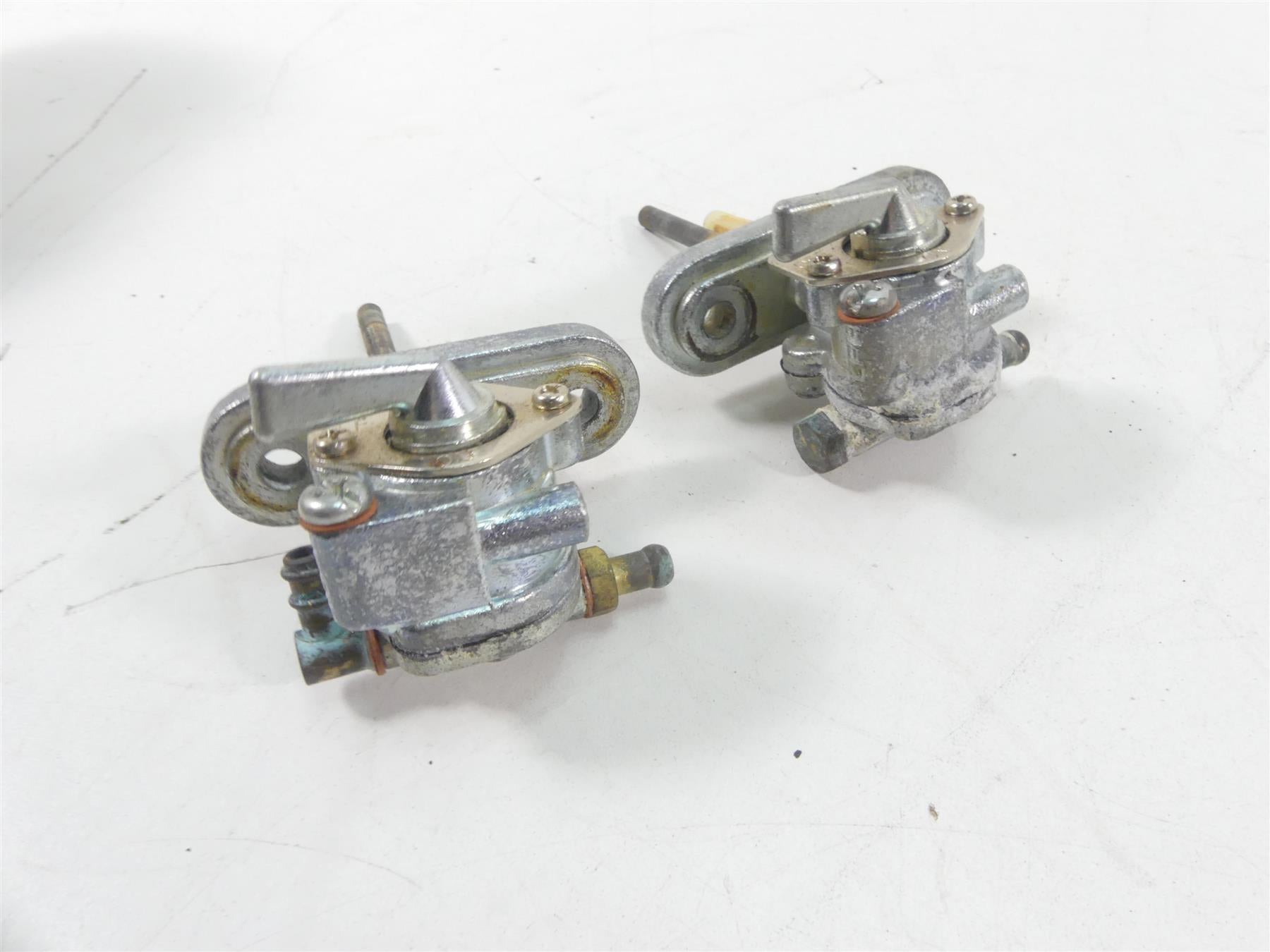 1978 Yamaha XS650 SE Special Aftermarket Fuel Gas Petcock Valve Set {{ shop.shopifyCountryName }} - Mototech271