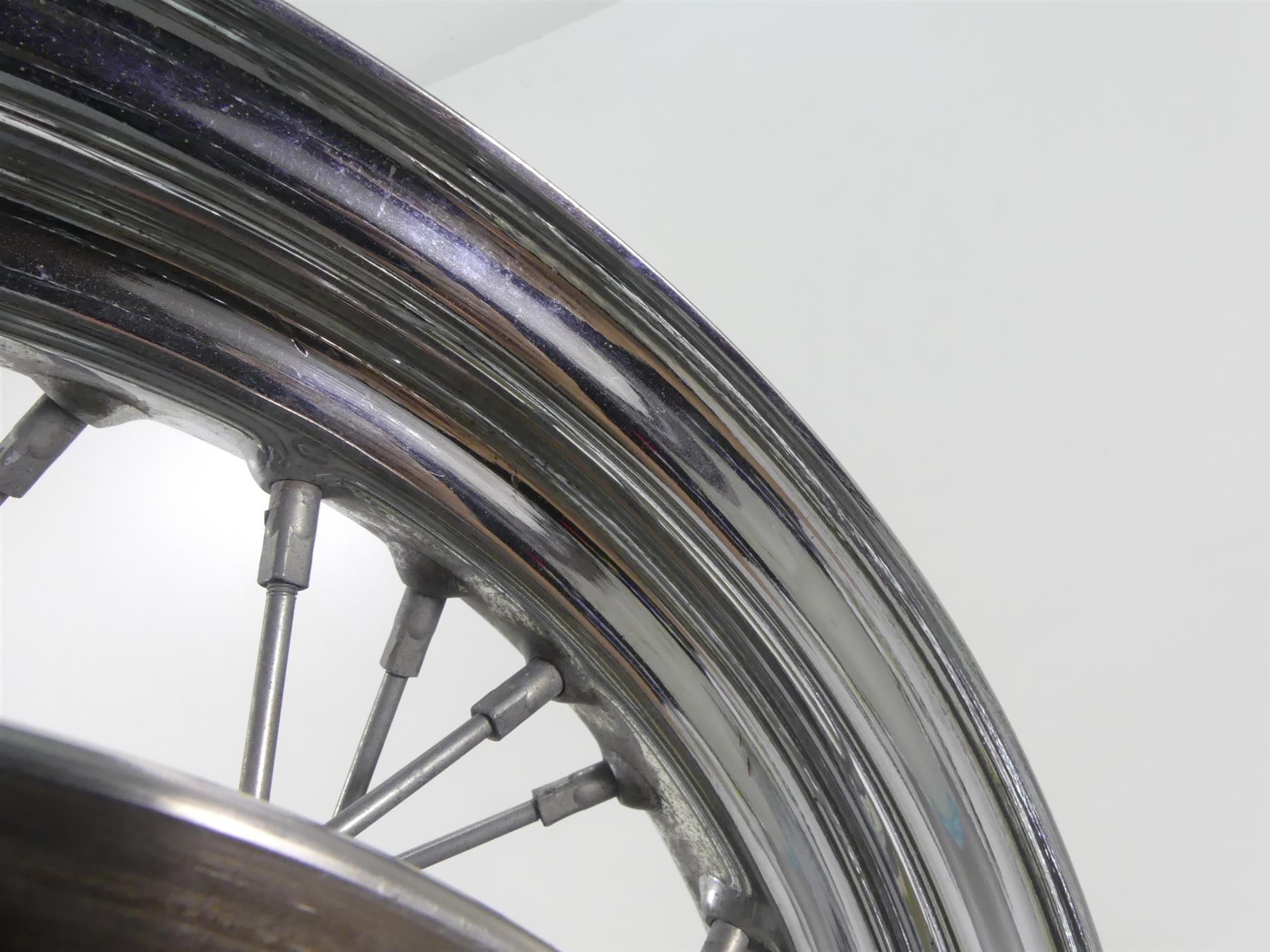 2005 Harley FXDWGI Dyna Wide Glide Rear Spoke Wheel Rim 16x3 - Read 40975-05A {{ shop.shopifyCountryName }} - Mototech271