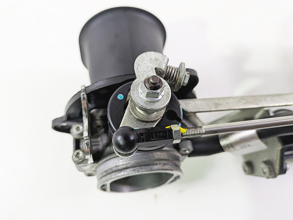 2010 Ducati Streetfighter 1098 S Throttle Body Bodies READ 28240791B {{ shop.shopifyCountryName }} - Mototech271