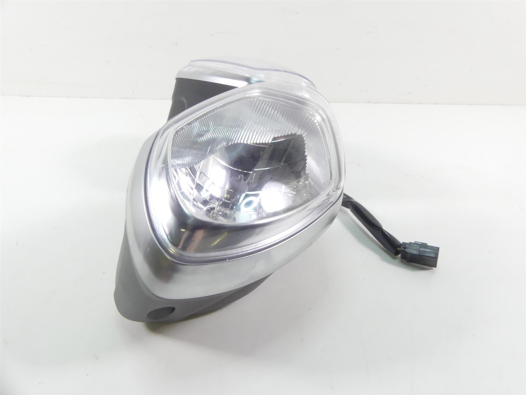 2015 Triumph 1050 Speed Triple R Headlight Head Light Lamp Lens Set T2701952 {{ shop.shopifyCountryName }} - Mototech271