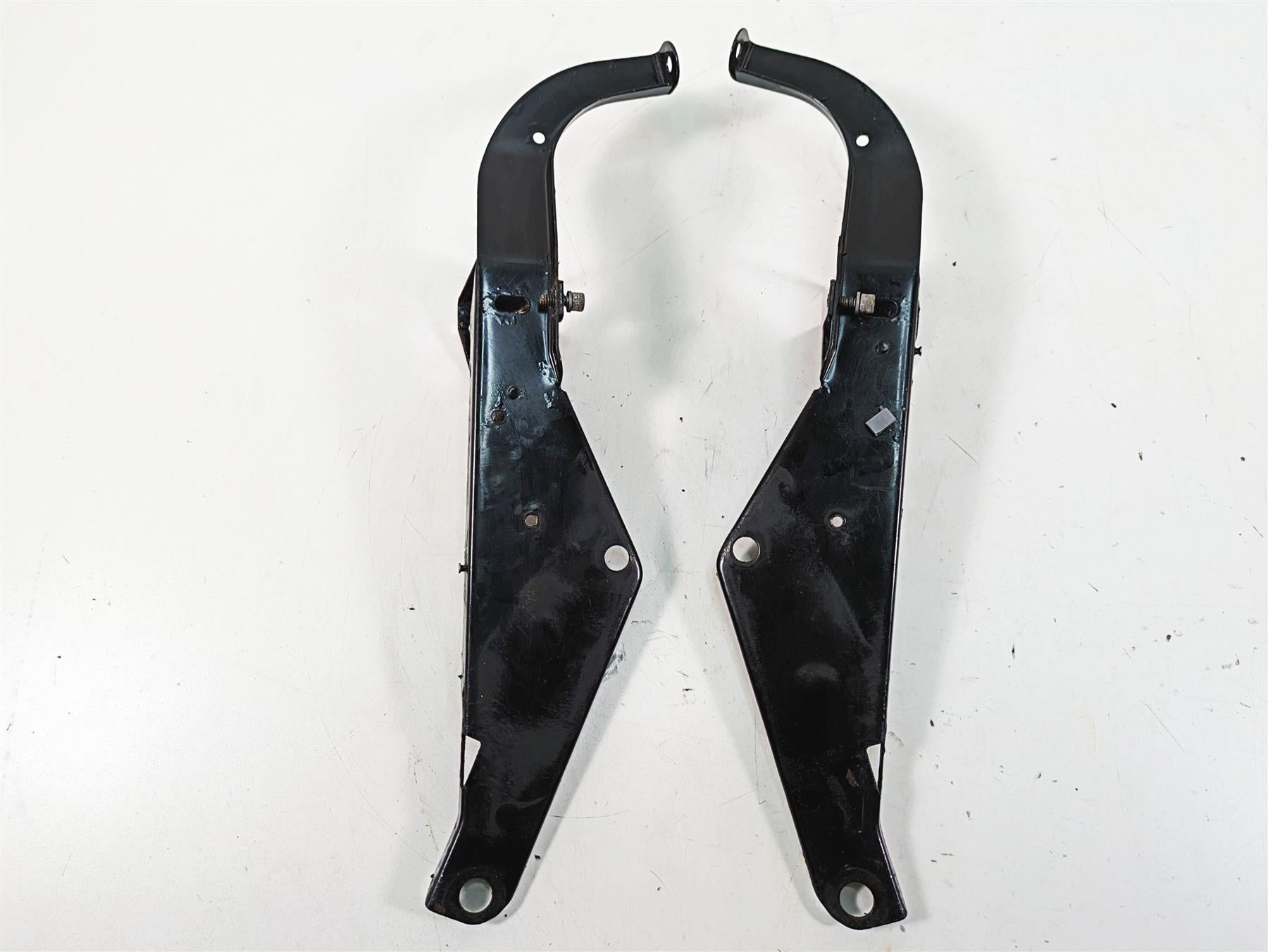 2005 Harley Touring FLHTCUI Electra Glide Front Nose Fairing Mounts Set 58478-96 | Mototech271