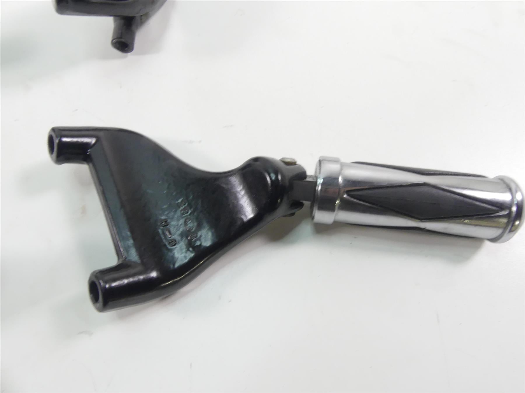 2018 Harley Sportster XL1200 Custom Front Rear Footpeg Lever Pedal Set 42972-04 {{ shop.shopifyCountryName }} - Mototech271