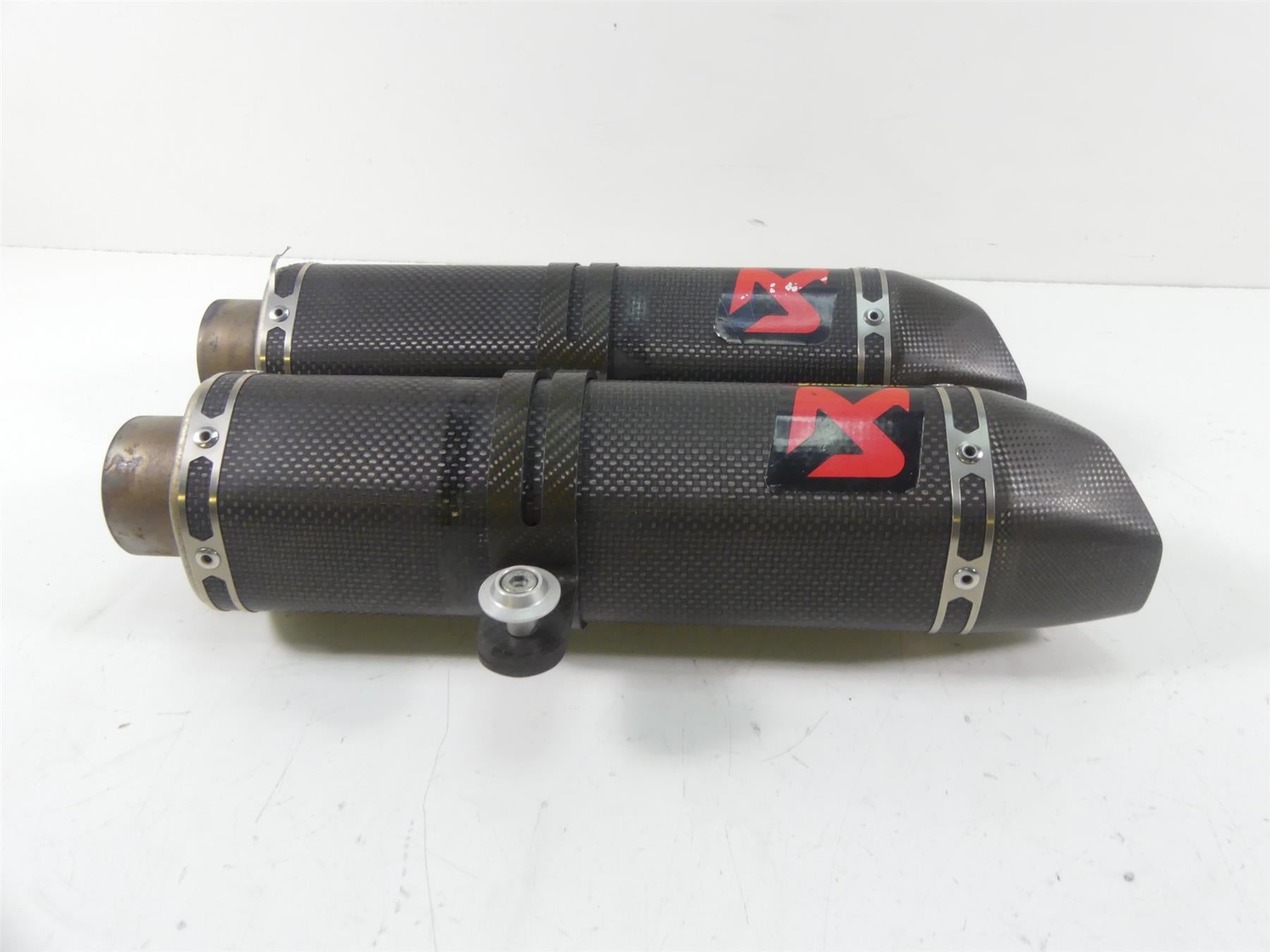 2013 Ducati Streetfighter 848 Akrapovic Carbon Exhaust Muffler Set US D550 134S {{ shop.shopifyCountryName }} - Mototech271