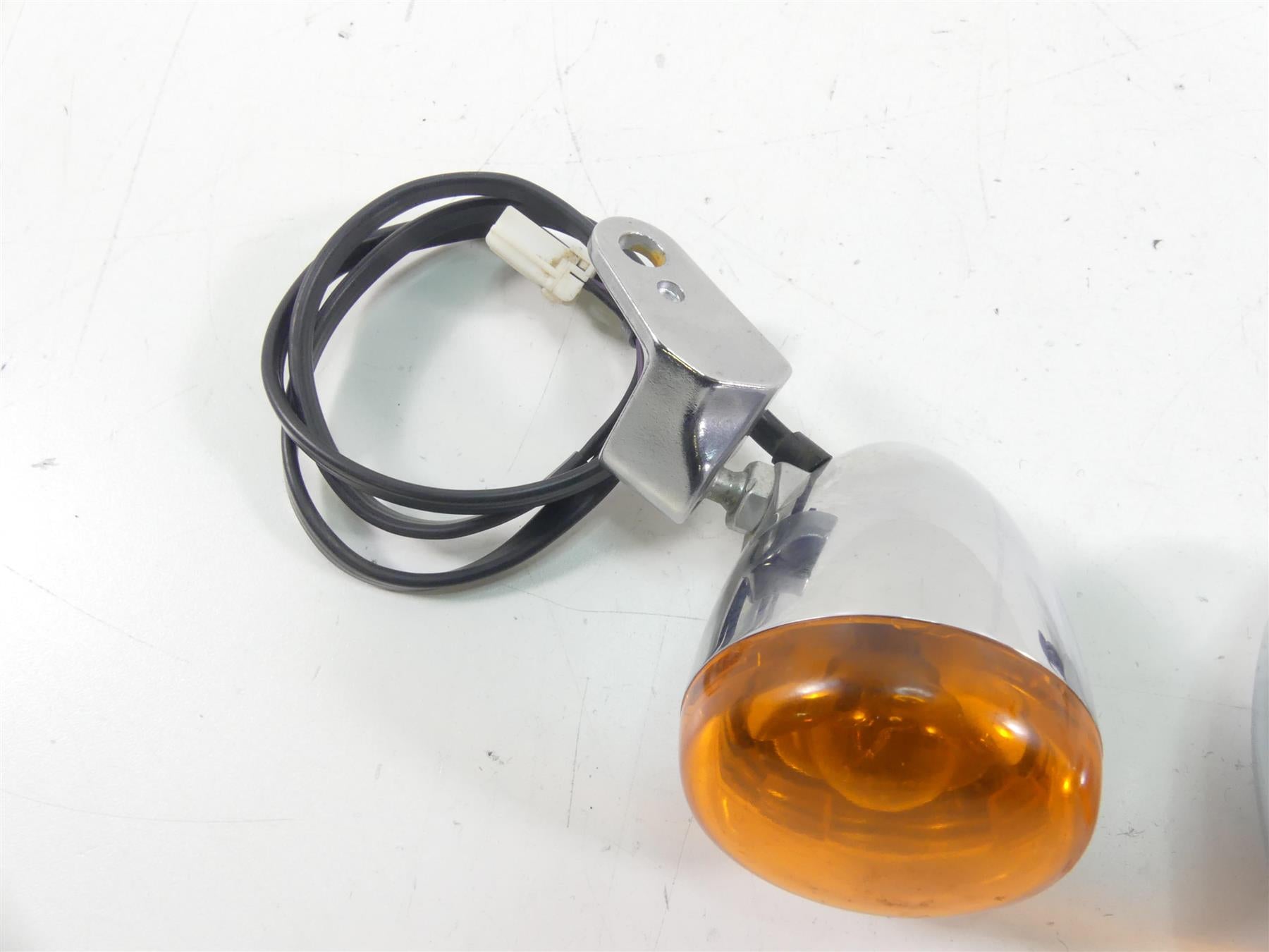 2015 Harley FLD Dyna Switchback Front Turn Signal Blinker Set 68972-00 {{ shop.shopifyCountryName }} - Mototech271