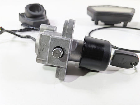 2016 Ducati Hypermotard 939 SP Speedometer Ignition Switch Key Set 11k 40611222B-Mototech271