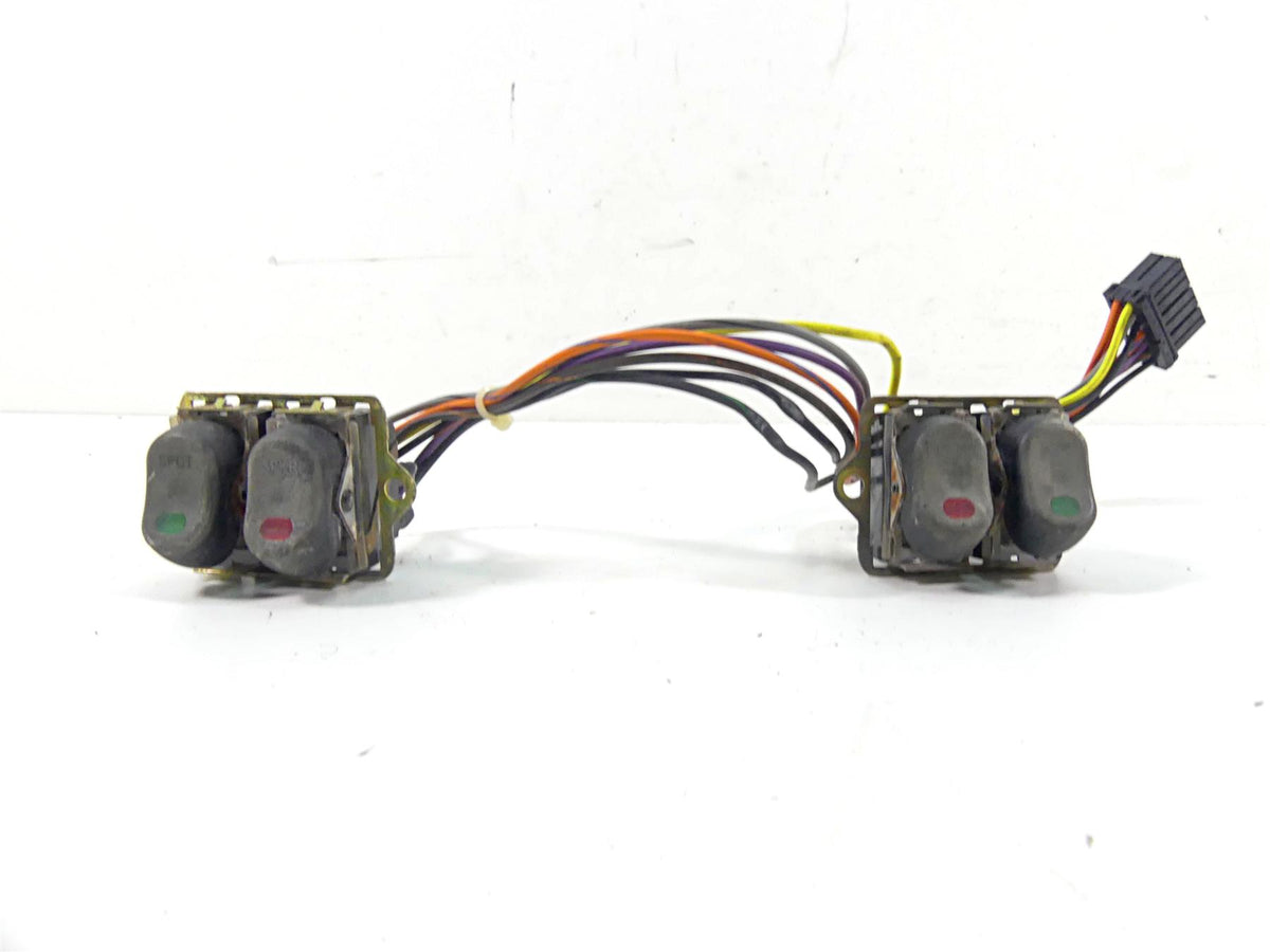 2004 Harley Touring FLHTCUI Electra Glide Auxiliary Switch Set 70271-98 {{ shop.shopifyCountryName }} - Mototech271