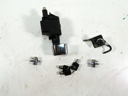2006 Harley Touring FLHTCUI Electra Glide Ignition Switch Key Lock Set 71572-06 {{ shop.shopifyCountryName }} - Mototech271