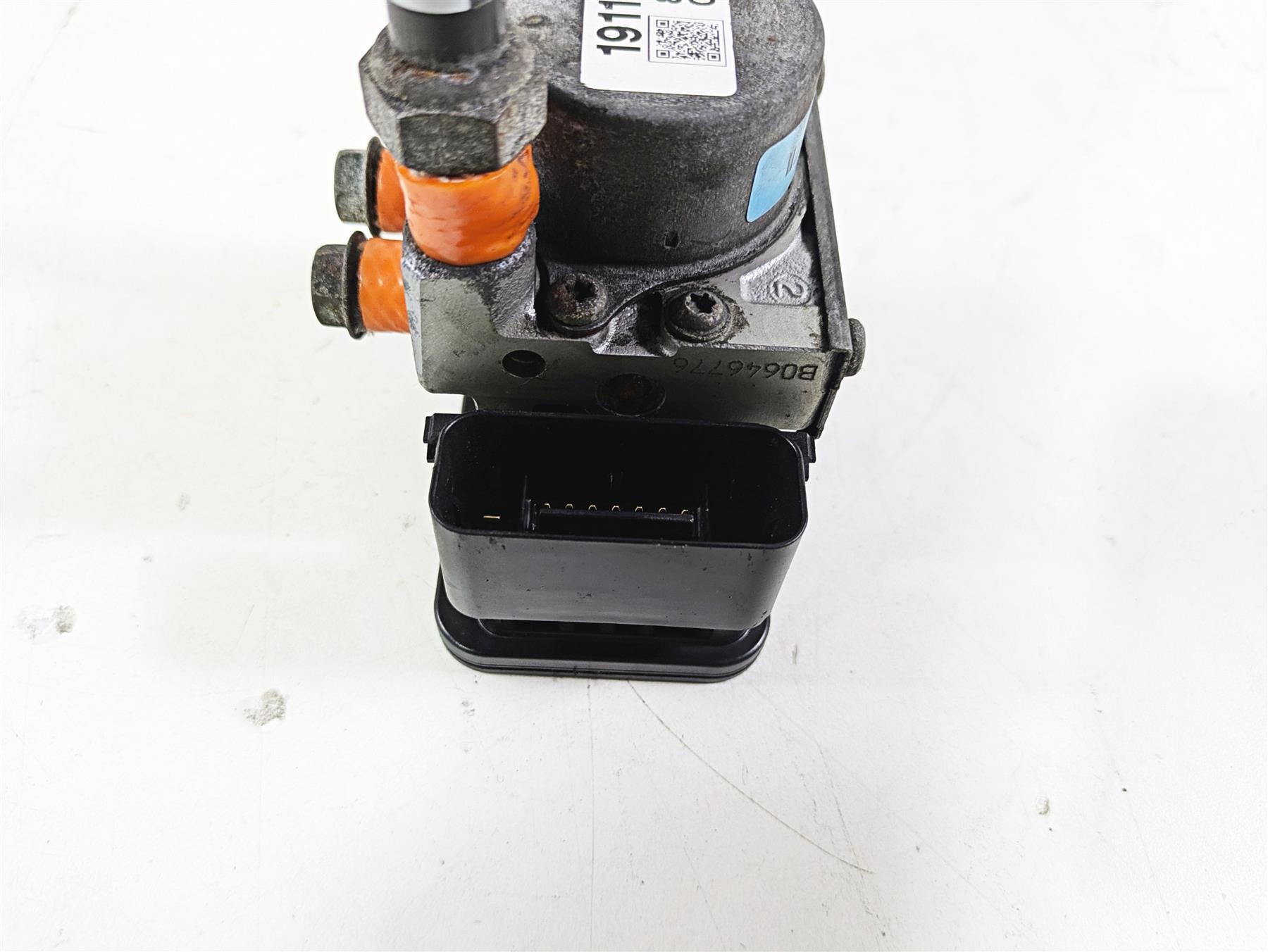 2018 Indian Chieftain Limited Abs Brake Pump Unit Module 2204981 {{ shop.shopifyCountryName }} - Mototech271