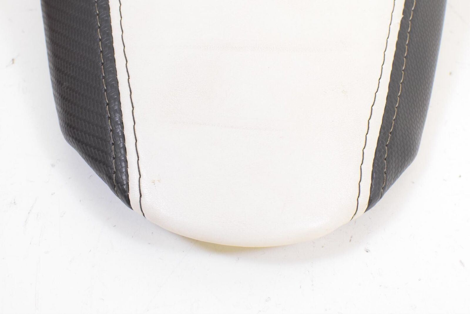 2008 Kawasaki ZX10R ZX10 Ninja Rear Passenger Seat Saddle Pillion 53066-0189-12Y {{ shop.shopifyCountryName }} - Mototech271